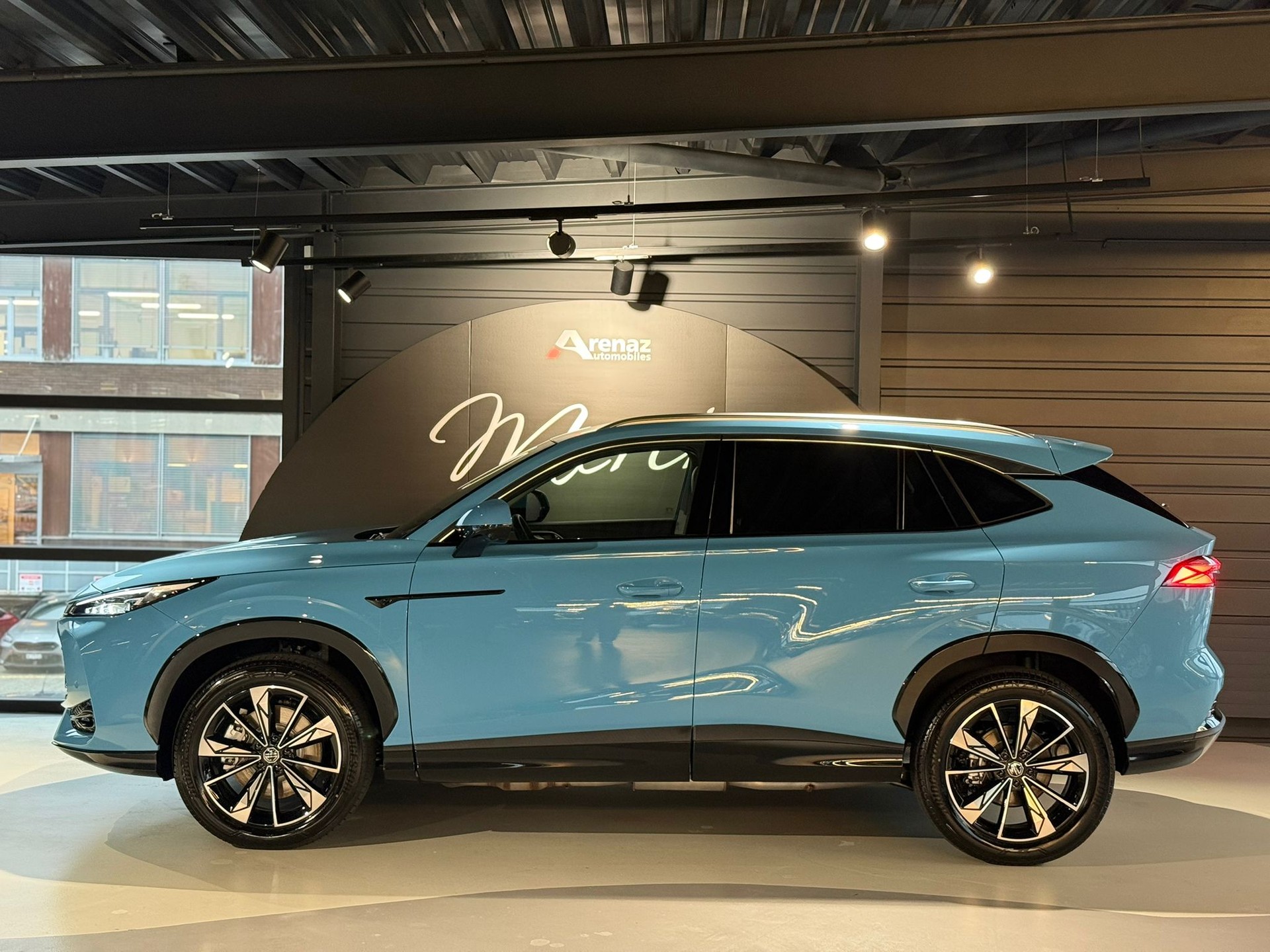 MG HS 1.5 T HEV Luxury-showroom-element-1
