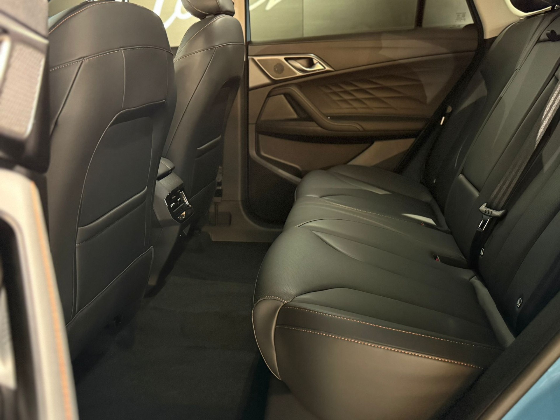 MG HS 1.5 T HEV Luxury-image-5