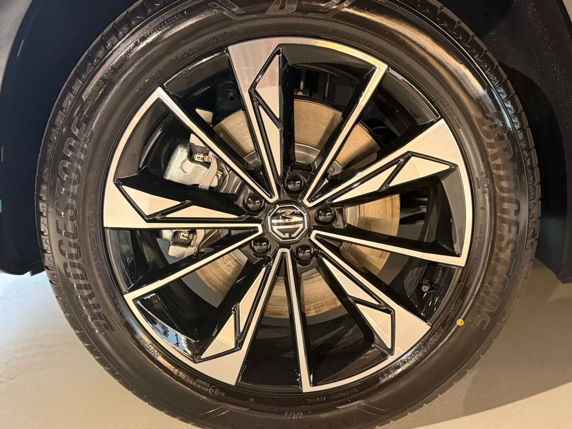 MG HS 1.5 T HEV Luxury-image-15