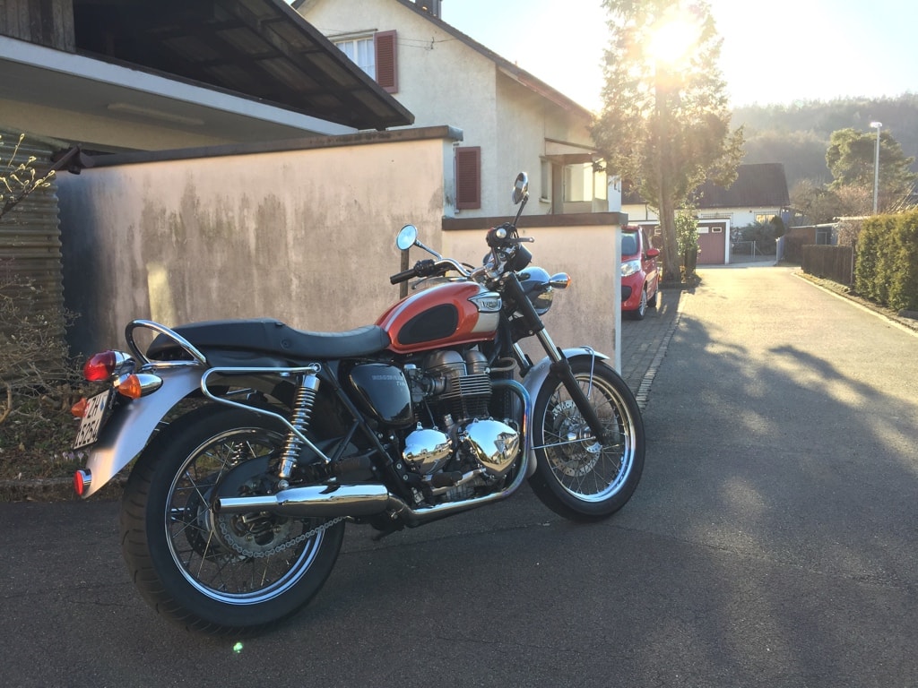 TRIUMPH Bonneville 900 T100-image-0