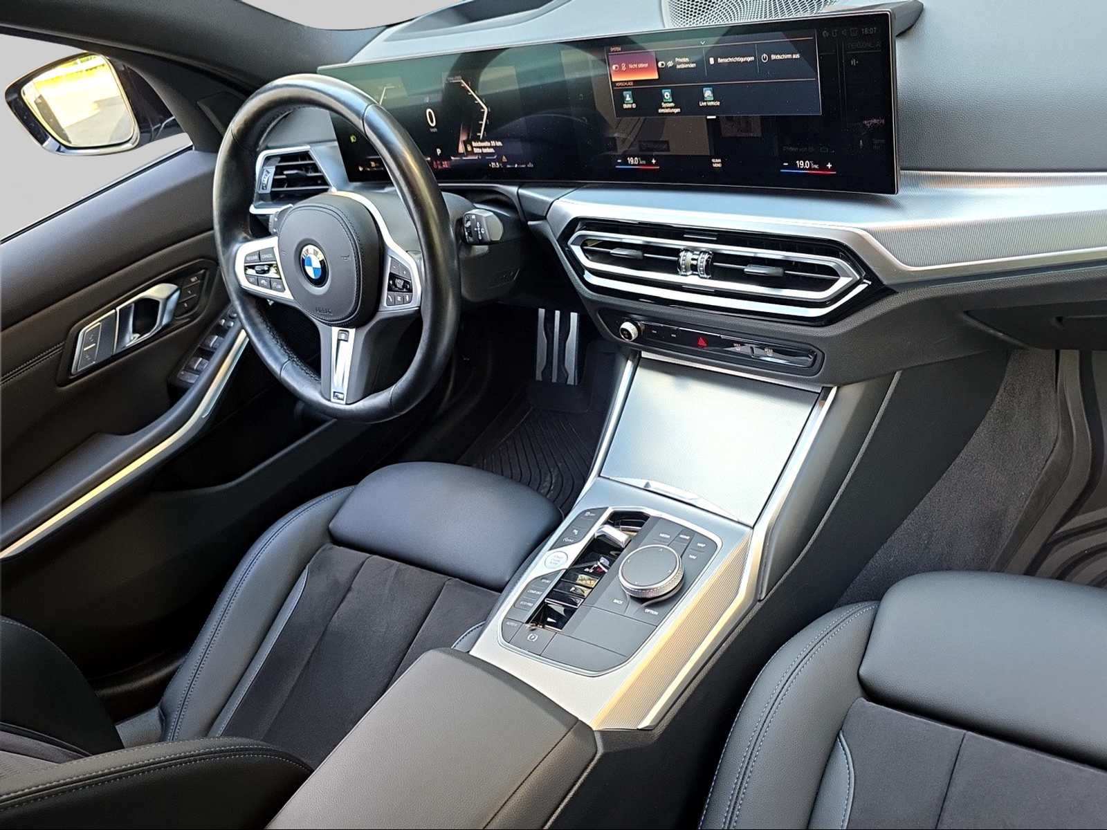 BMW 330i Touring xDrive Steptronic M Sport-image-15
