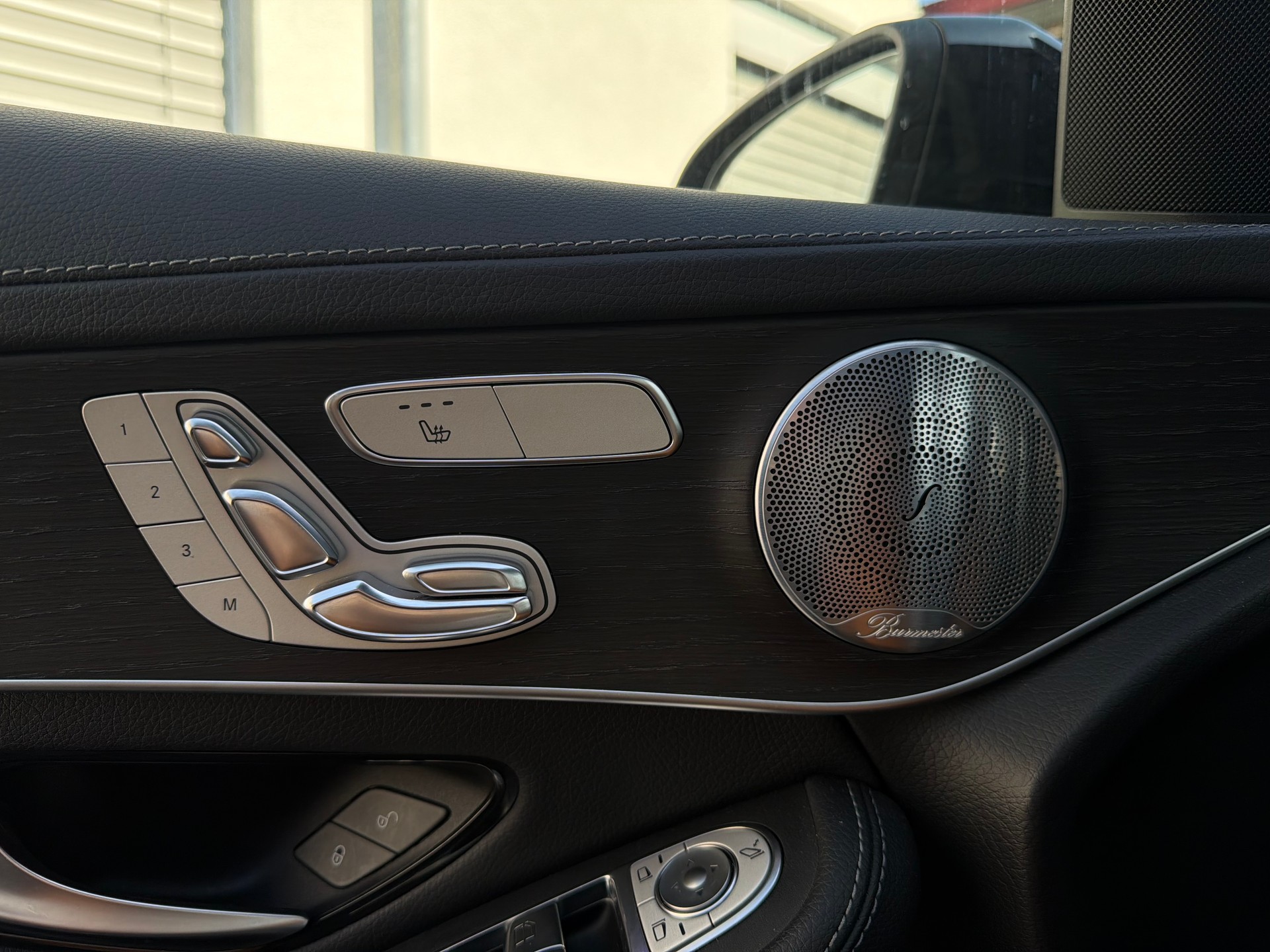 MERCEDES-BENZ GLC 300 d AMG Line 4Matic 9G-Tronic-image-29