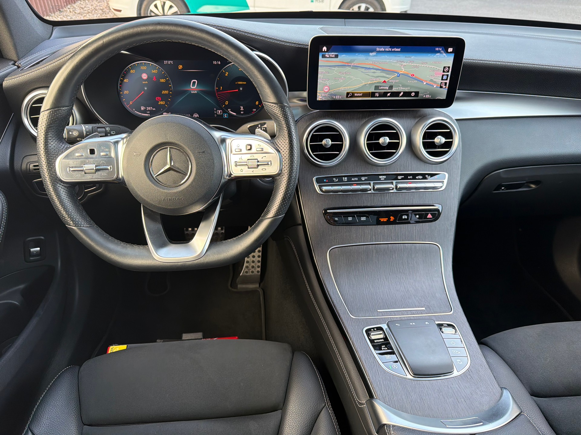 MERCEDES-BENZ GLC 300 d AMG Line 4Matic 9G-Tronic-image-19