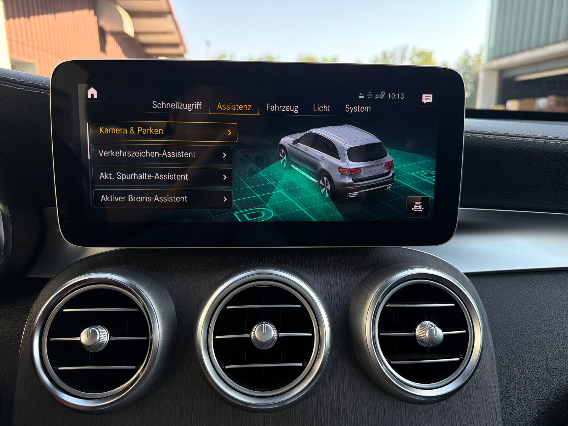 MERCEDES-BENZ GLC 300 d AMG Line 4Matic 9G-Tronic-image-25