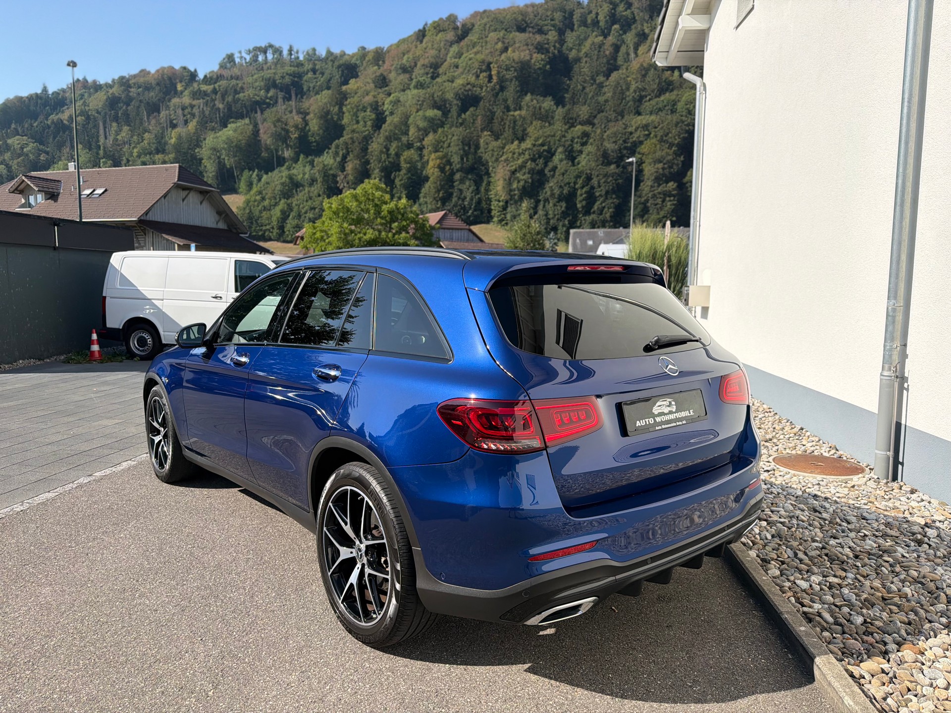 MERCEDES-BENZ GLC 300 d AMG Line 4Matic 9G-Tronic-image-14