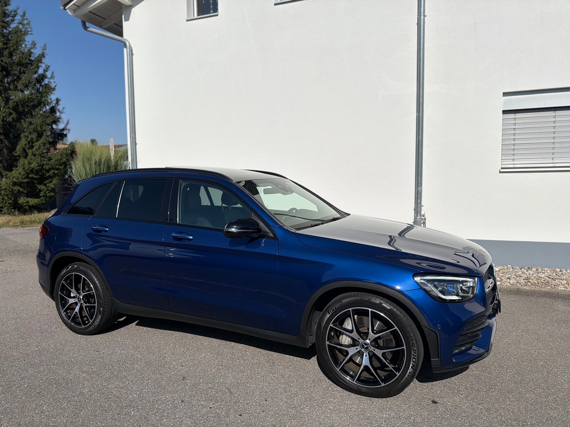 MERCEDES-BENZ GLC 300 d AMG Line 4Matic 9G-Tronic-showroom-element-3