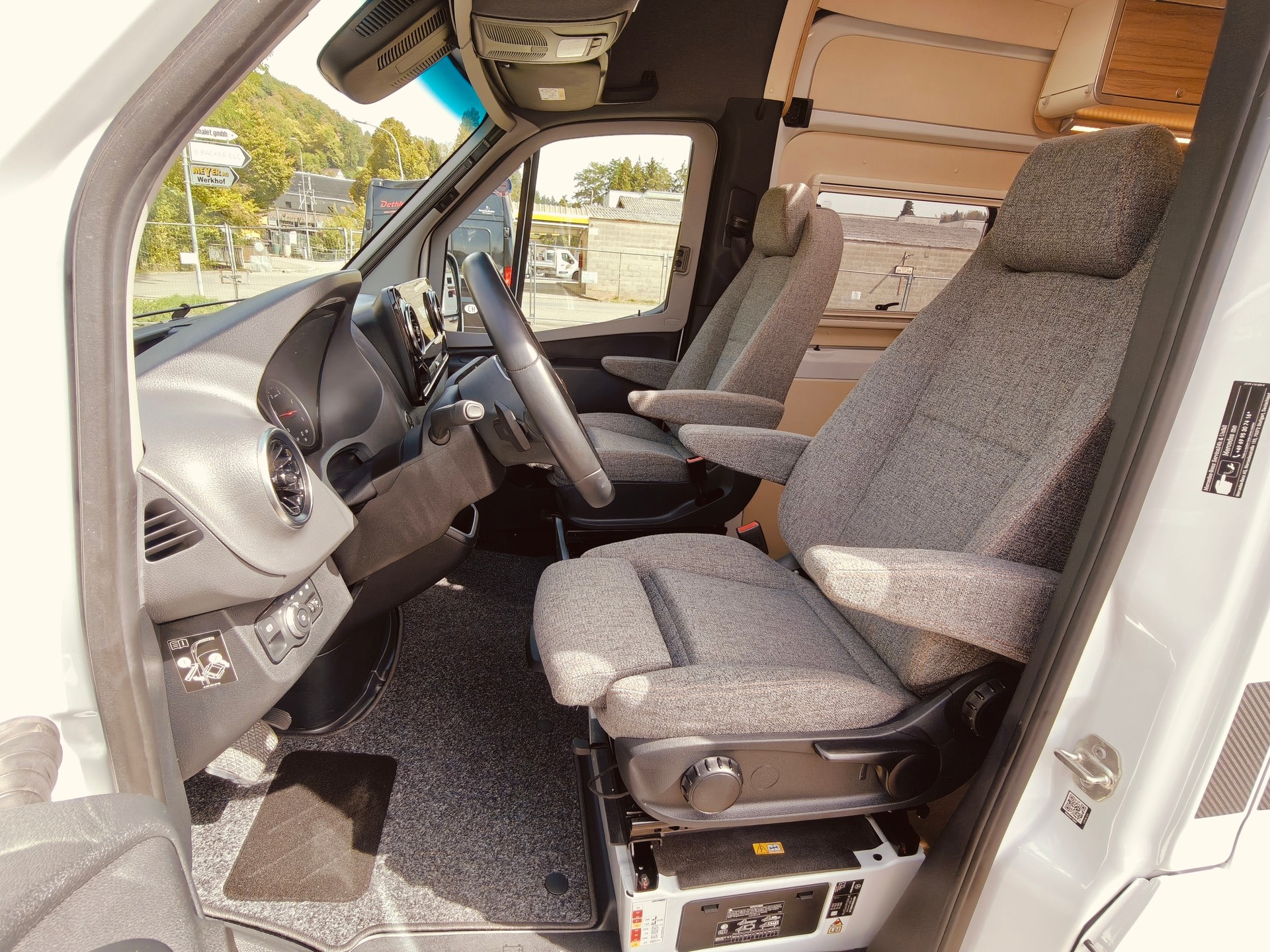 HYMER Grand Canyon S 600 -- Automat -- Neuwertig-image-8