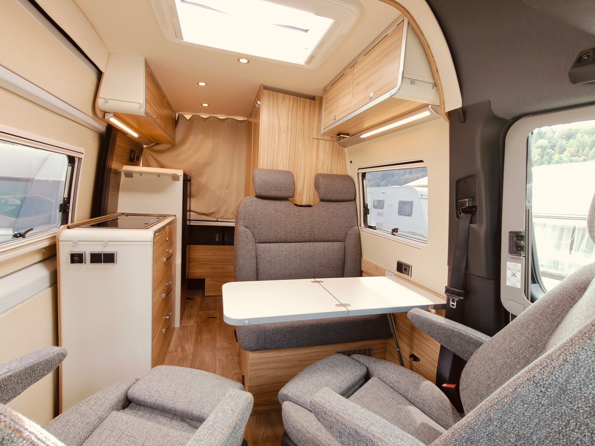 HYMER Grand Canyon S 600 -- Automat -- Neuwertig-image-12
