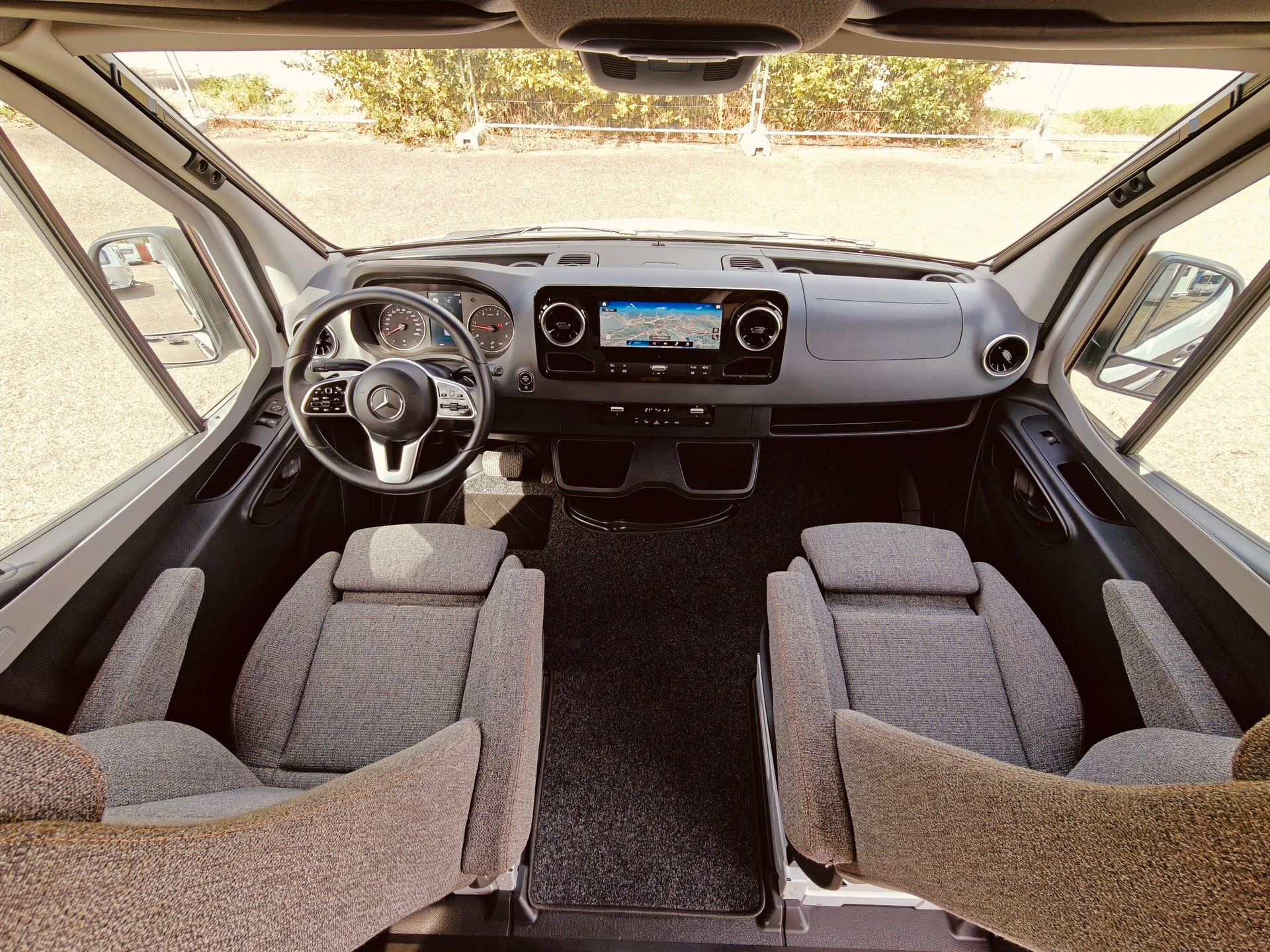 HYMER Grand Canyon S 600 -- Automat -- Neuwertig-image-10