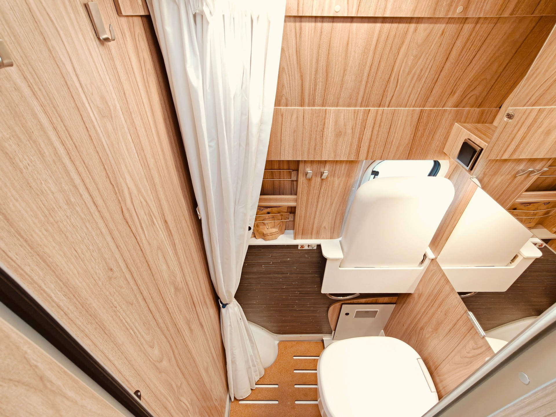 HYMER Grand Canyon S 600 -- Automat -- Neuwertig-image-21