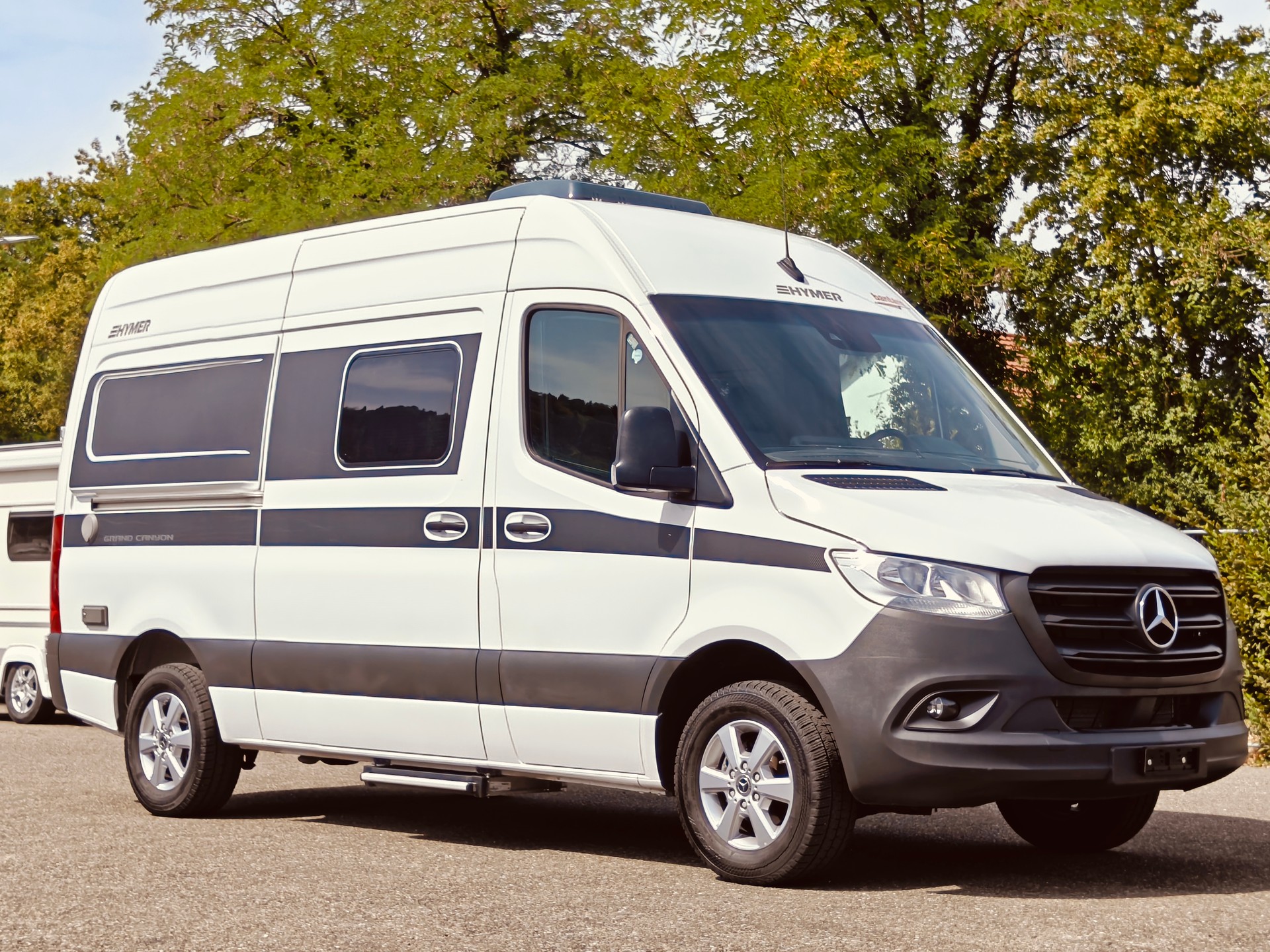 HYMER Grand Canyon S 600 -- Automat -- Neuwertig-showroom-element-2