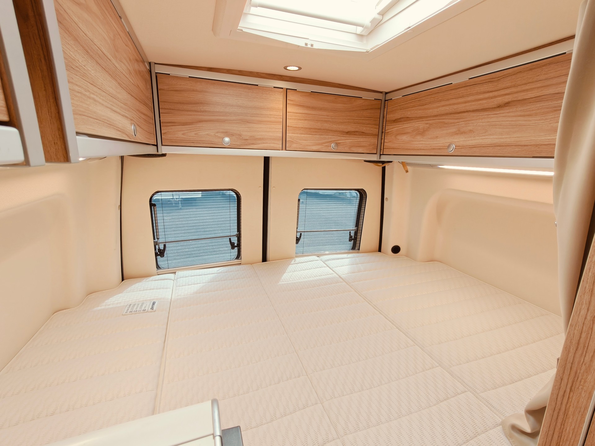 HYMER Grand Canyon S 600 -- Automat -- Neuwertig-image-13