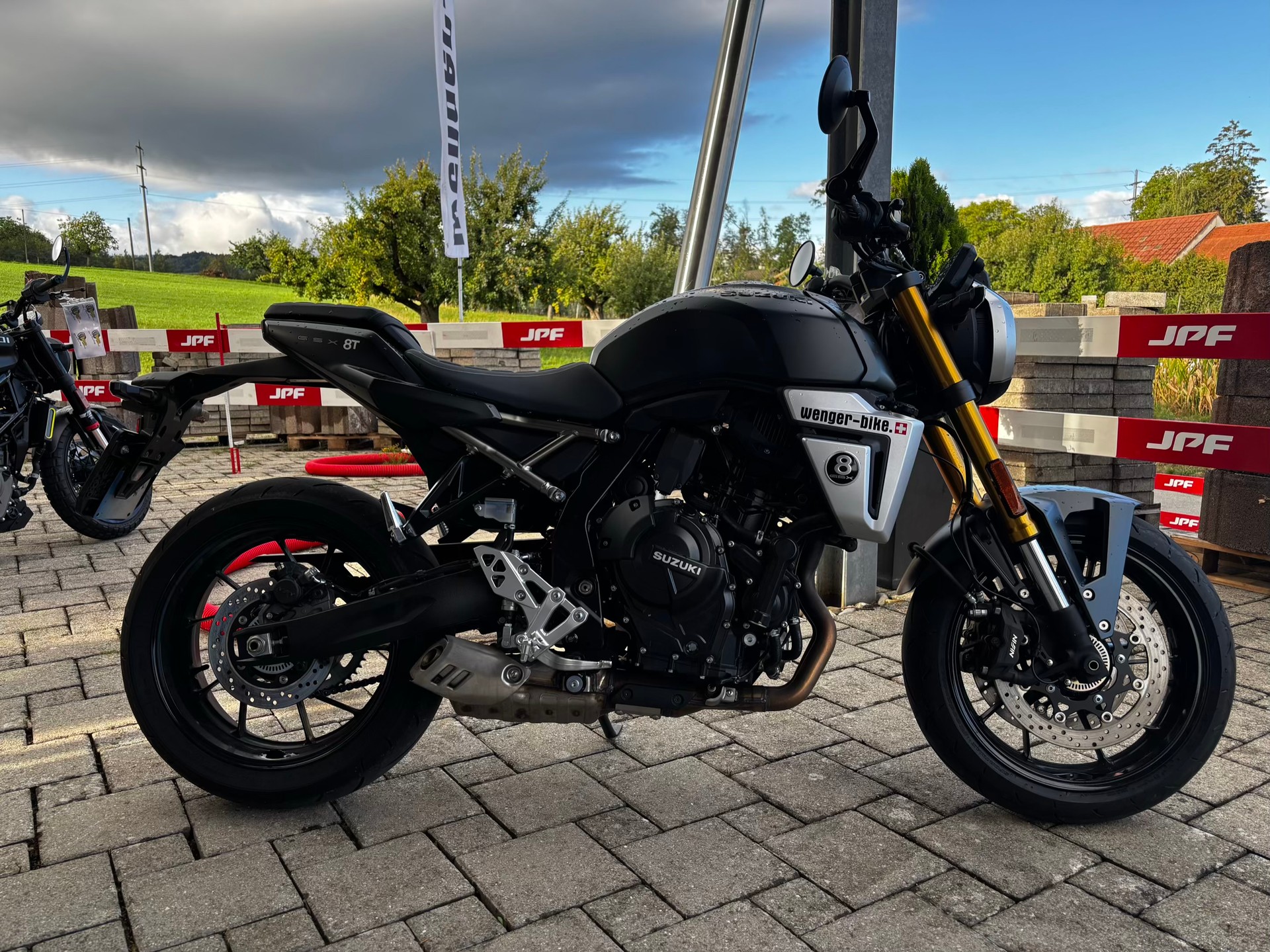 SUZUKI GSX-8T-image-0