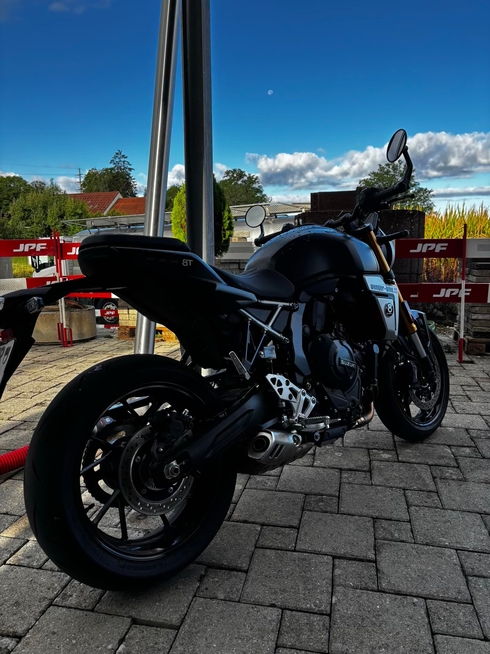 SUZUKI GSX-8T-image-4