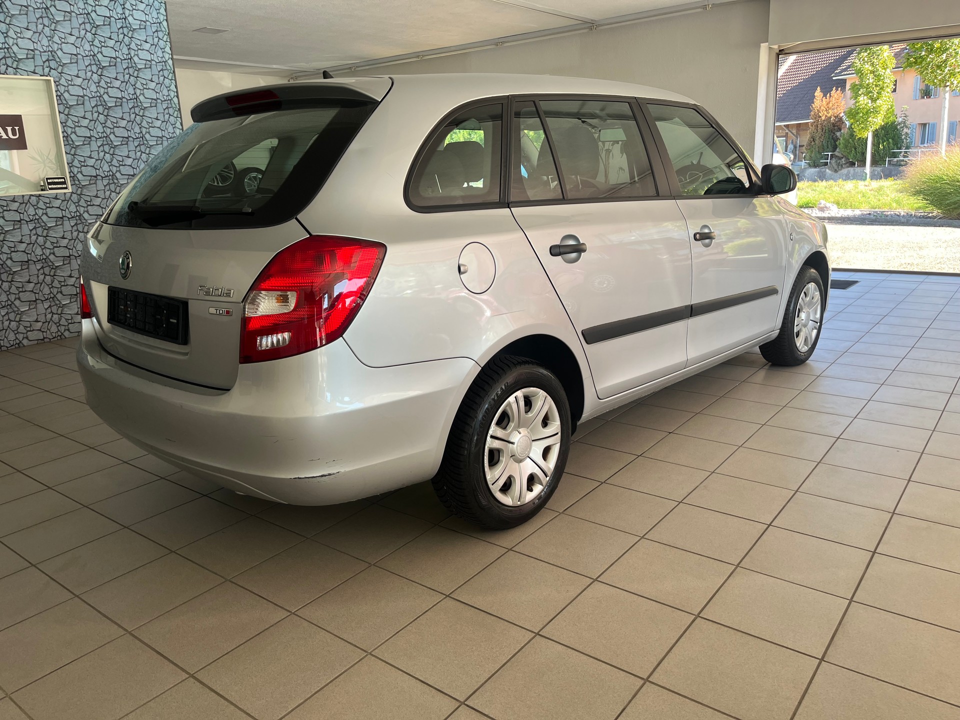 SKODA Fabia 1.6 TDI Classic-image-1