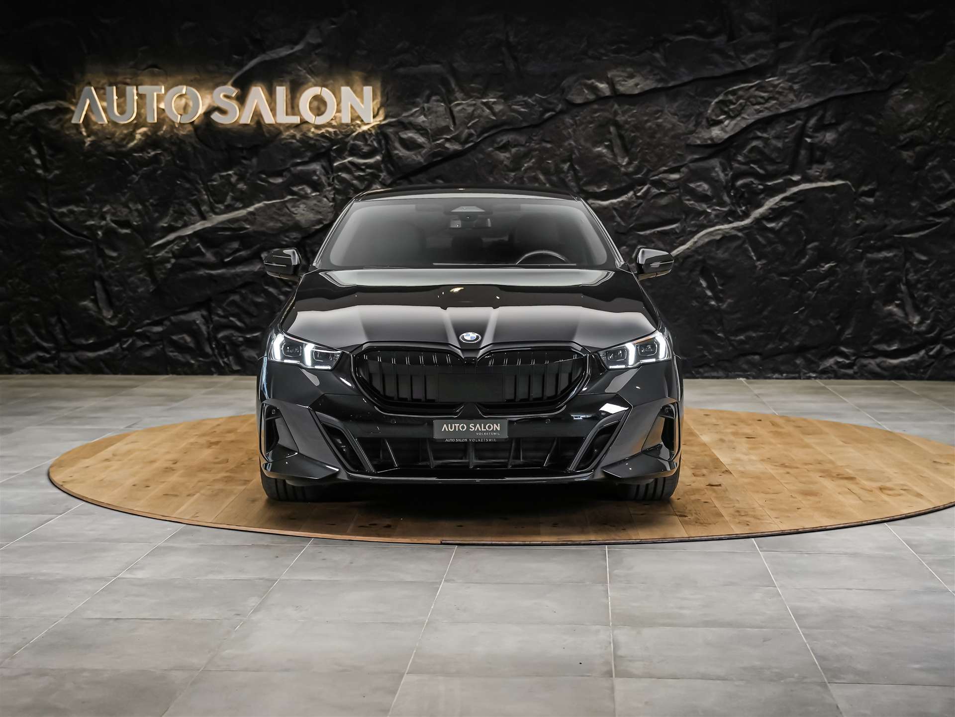 BMW 520i M Sport Steptronic *ALL BLACK*21" Felgen*Werksgarantie*-image-7