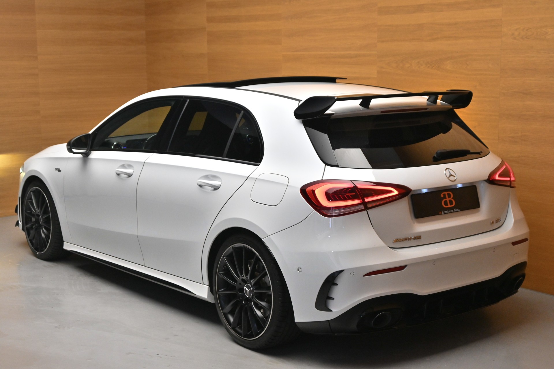 MERCEDES-BENZ A 35 AMG 4Matic Speedshift*AMG Performance-Sitze*-image-4