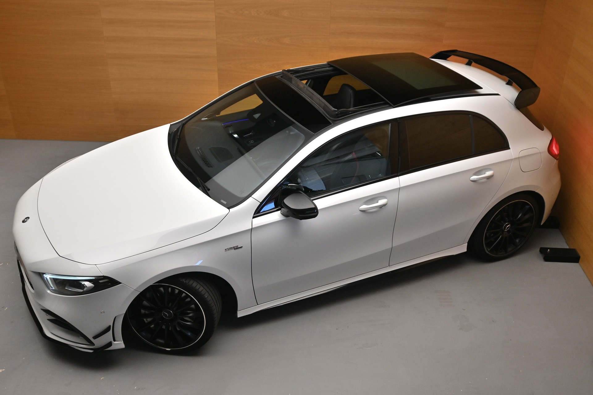 MERCEDES-BENZ A 35 AMG 4Matic Speedshift*AMG Performance-Sitze*-showroom-element-1