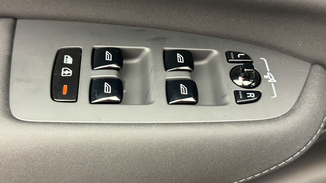 VOLVO XC90 T8 AWD PluginHybrid Black Edition Geartronic-image-8