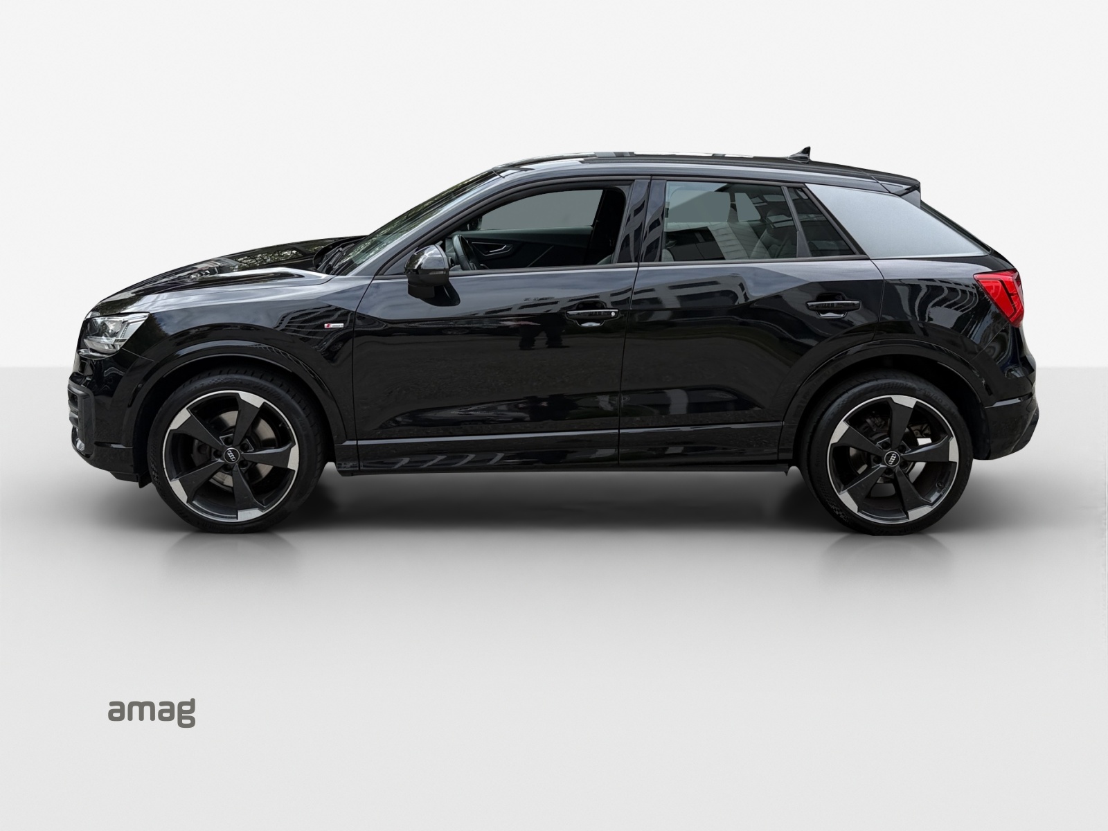 AUDI Q2 35 TFSI Sport Attraction S-tronic-showroom-element-1