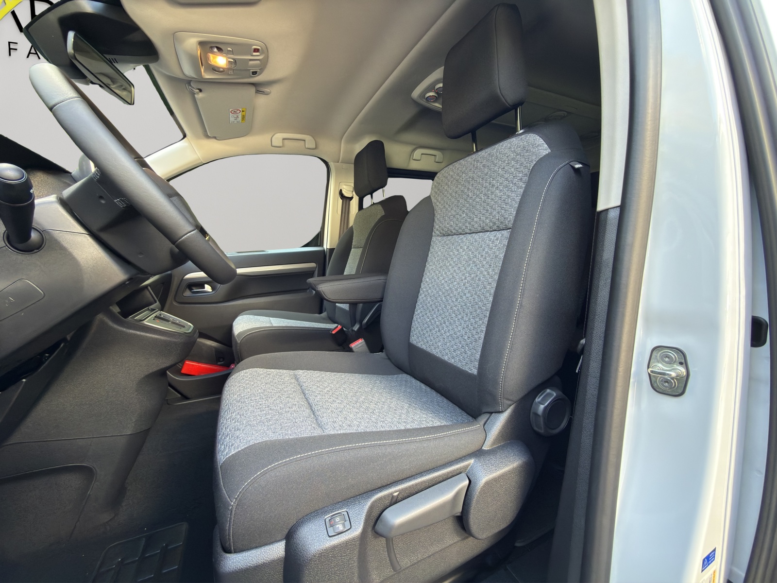 OPEL Zafira 2.2 CDTi S/S-image-13