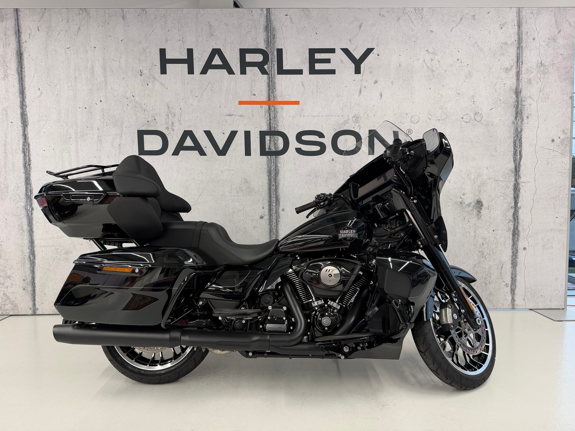 HARLEY-DAVIDSON FLHX Street Glide 117 Limited-image-0