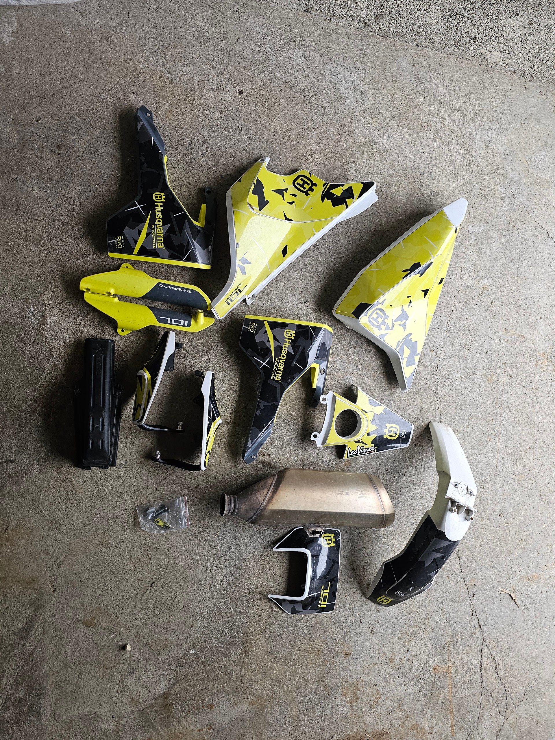 HUSQVARNA 701 Supermoto-image-10