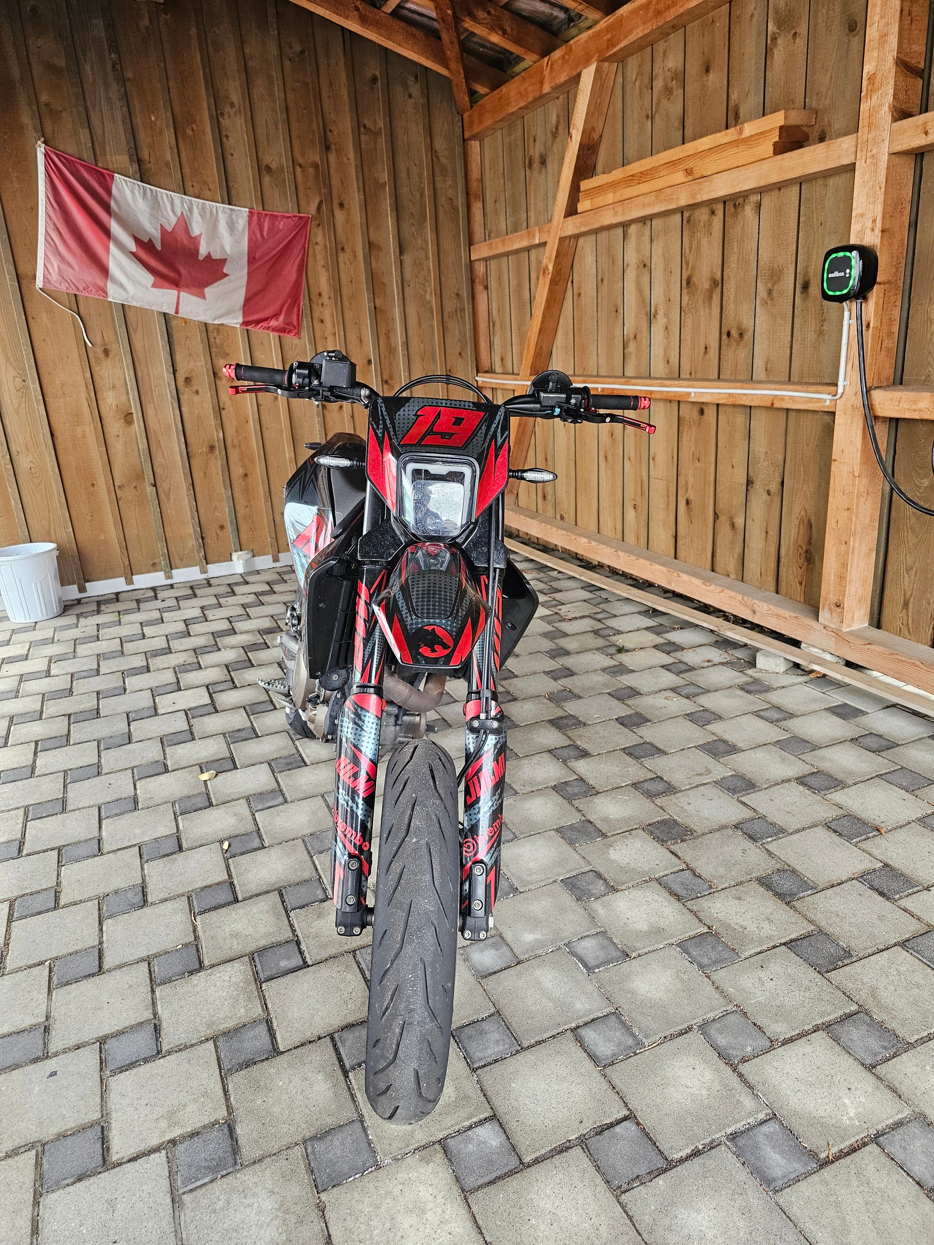 HUSQVARNA 701 Supermoto-image-1