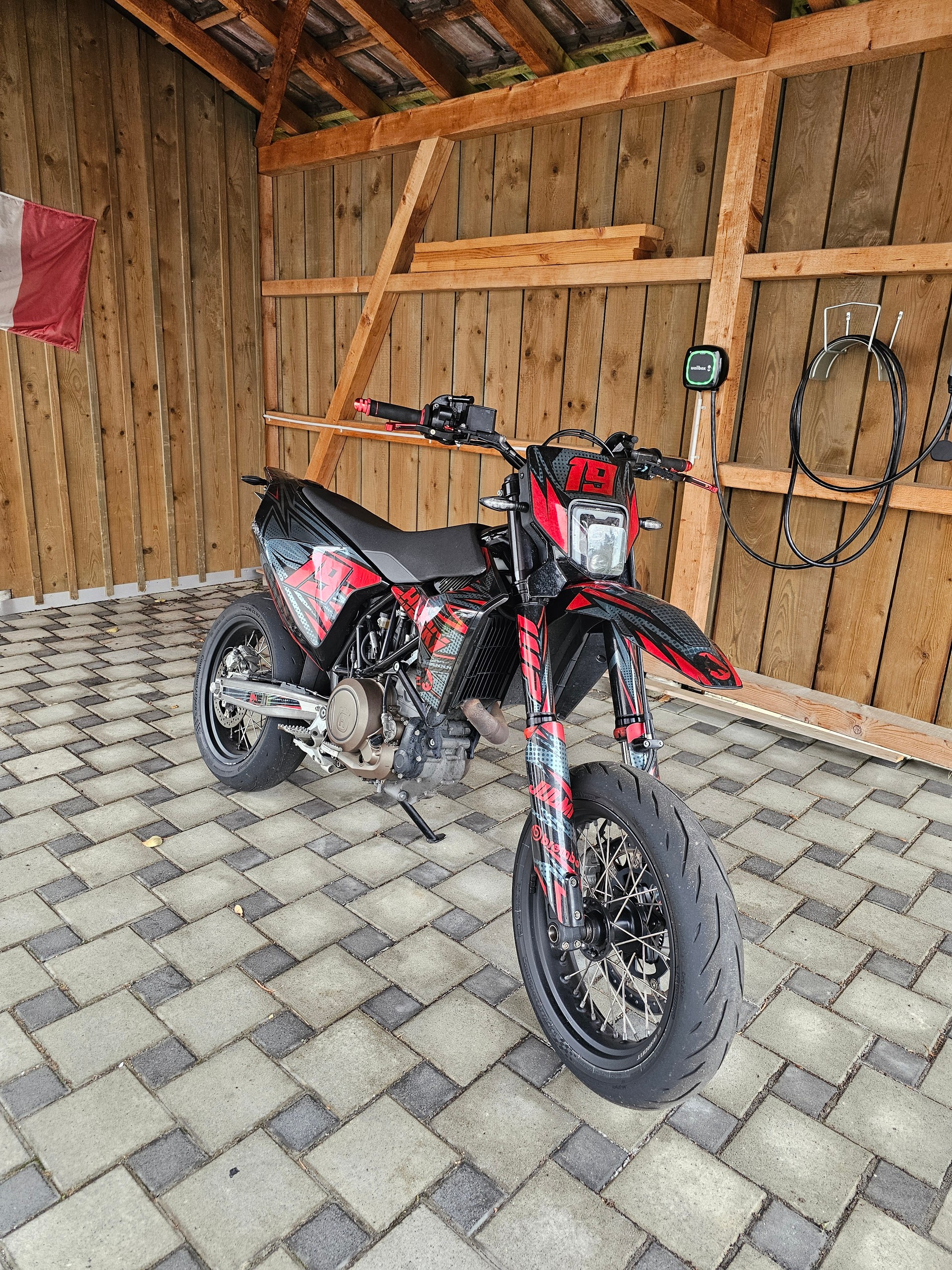 HUSQVARNA 701 Supermoto-image-0
