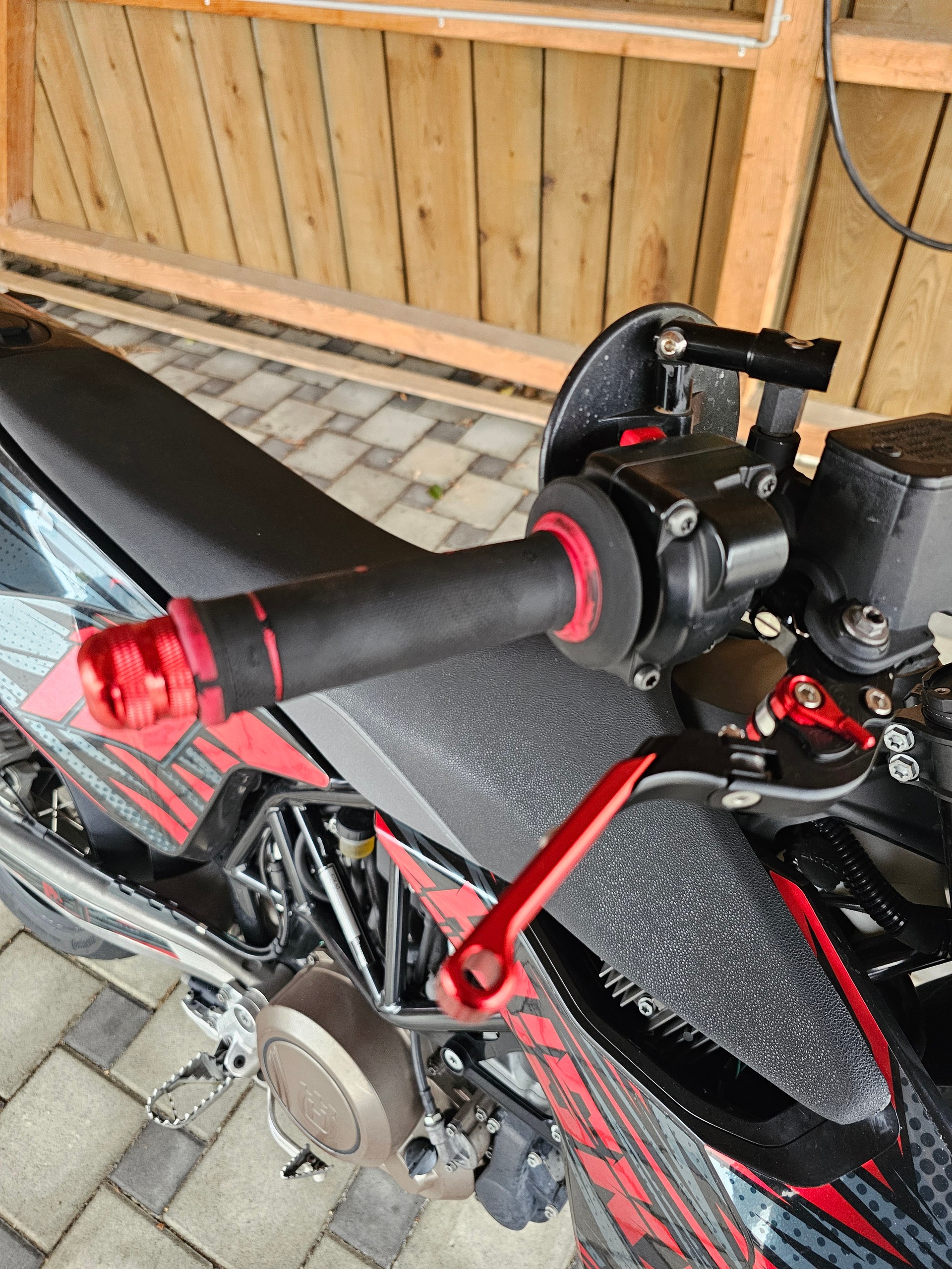 HUSQVARNA 701 Supermoto-image-5