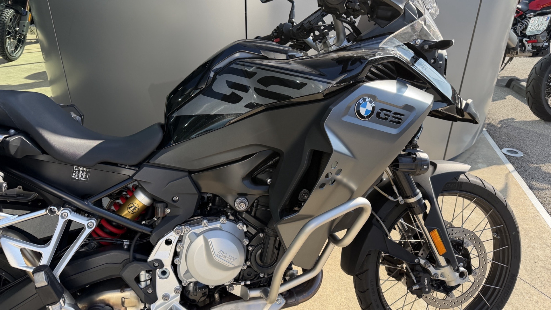 BMW F 850 GS Adventure Triple Black-image-1