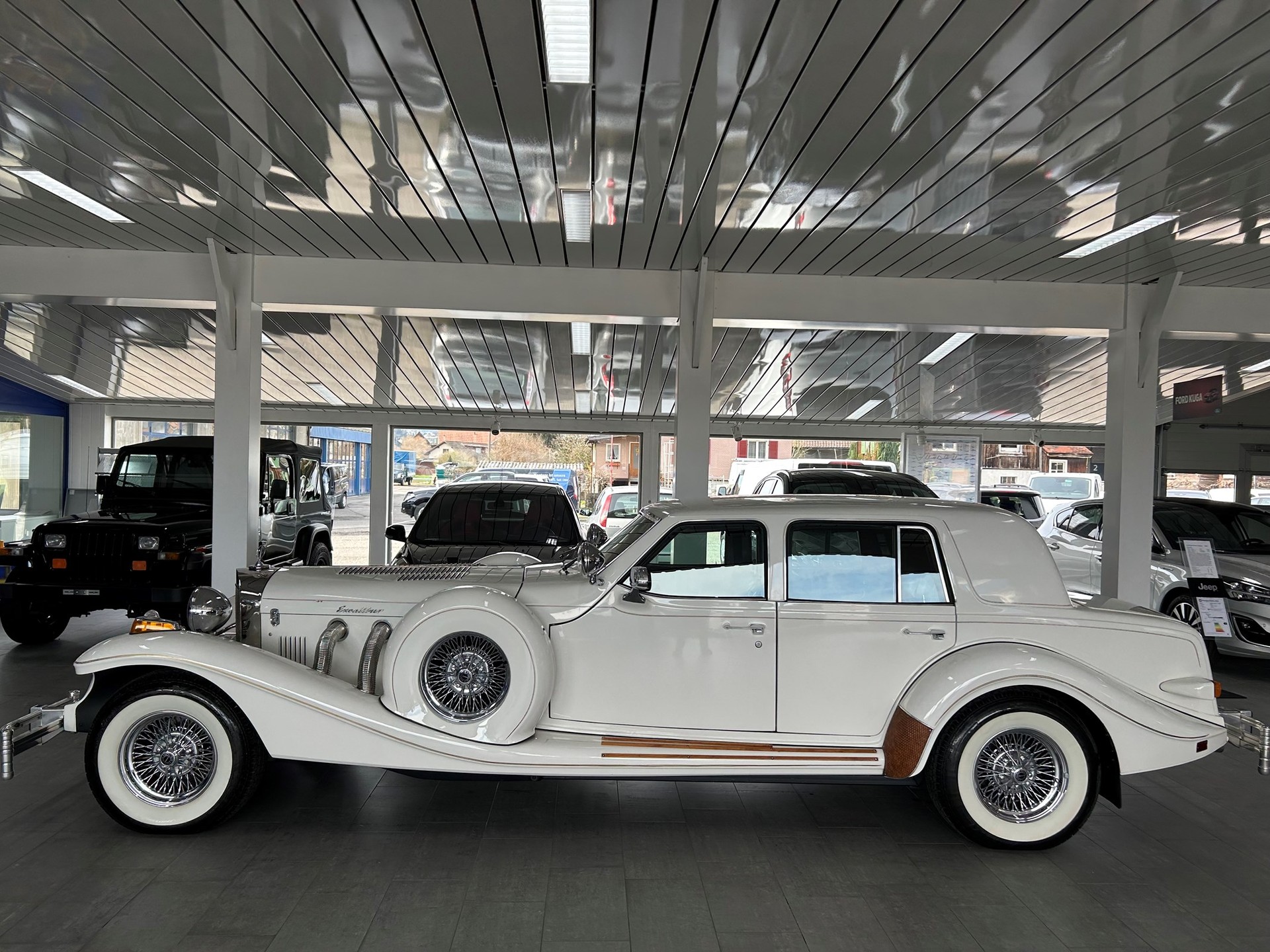 EXCALIBUR Sedan Serie V