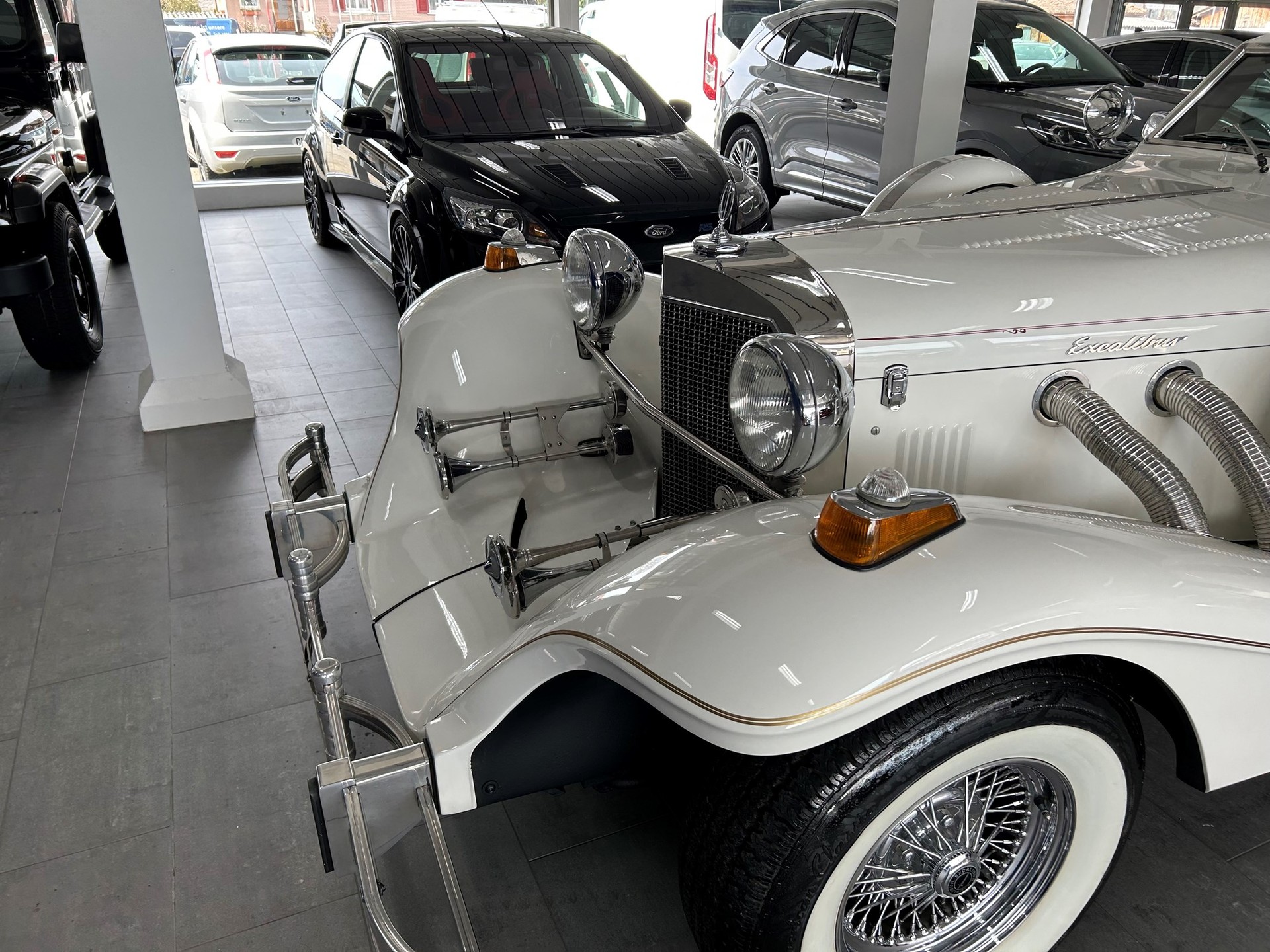 EXCALIBUR Sedan Serie V-image-10