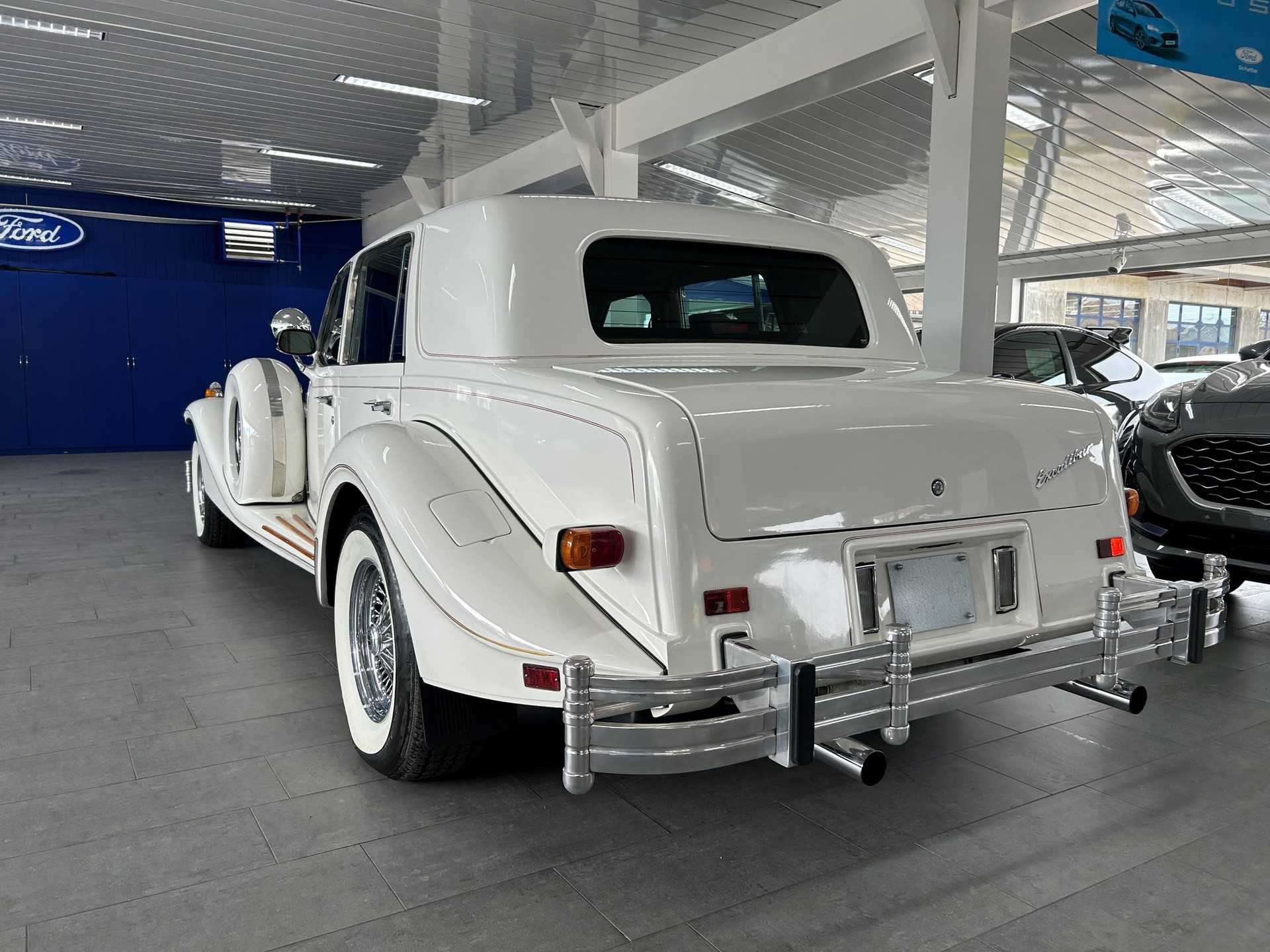 EXCALIBUR Sedan Serie V-image-3