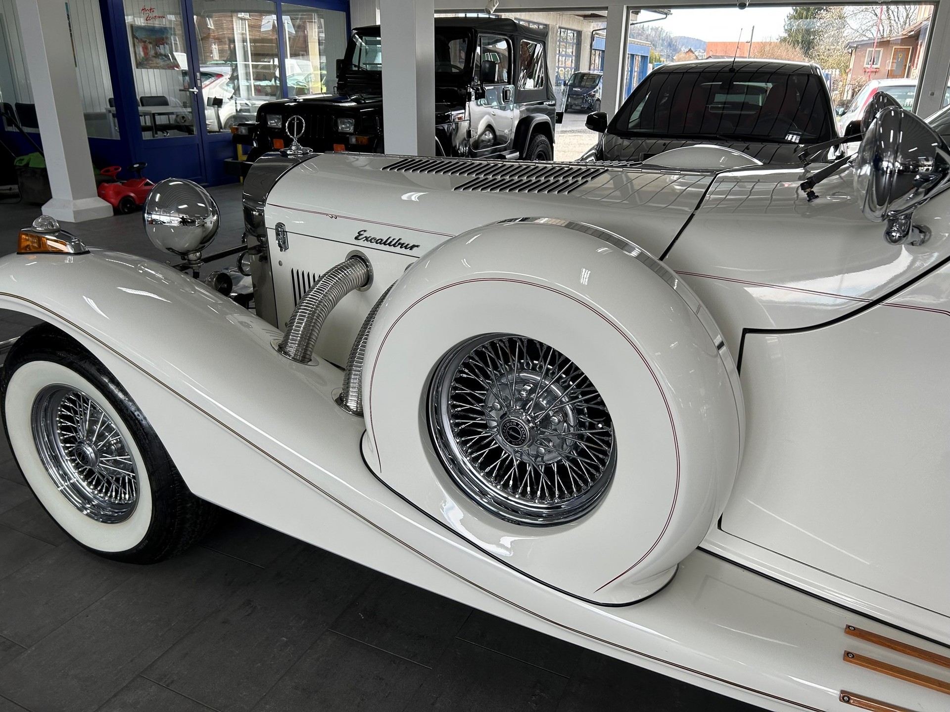 EXCALIBUR Sedan Serie V-image-9