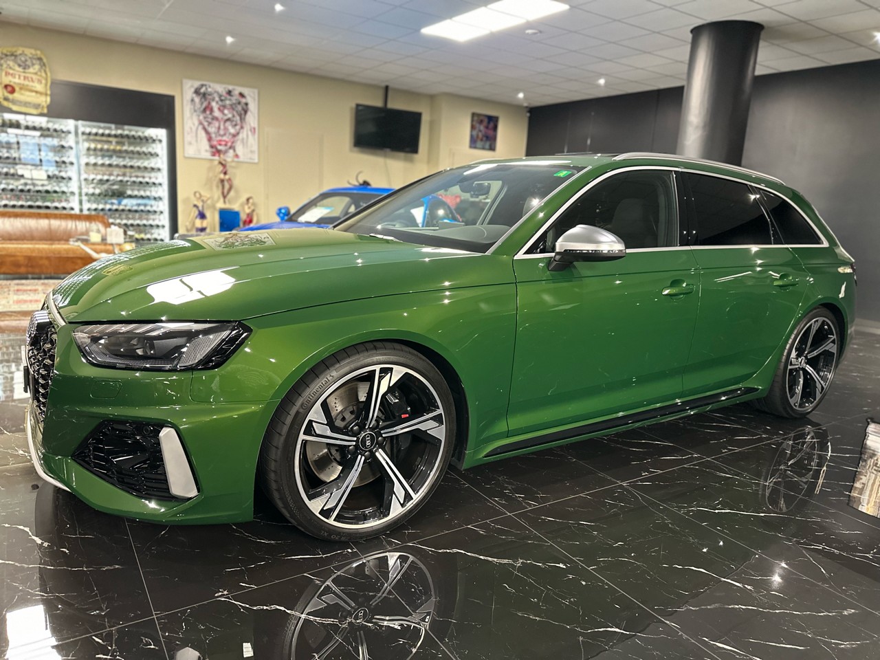 AUDI RS4 Avant quattro tiptronic-image-4