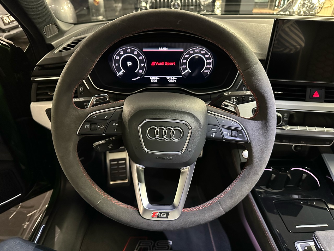 AUDI RS4 Avant quattro tiptronic-image-19