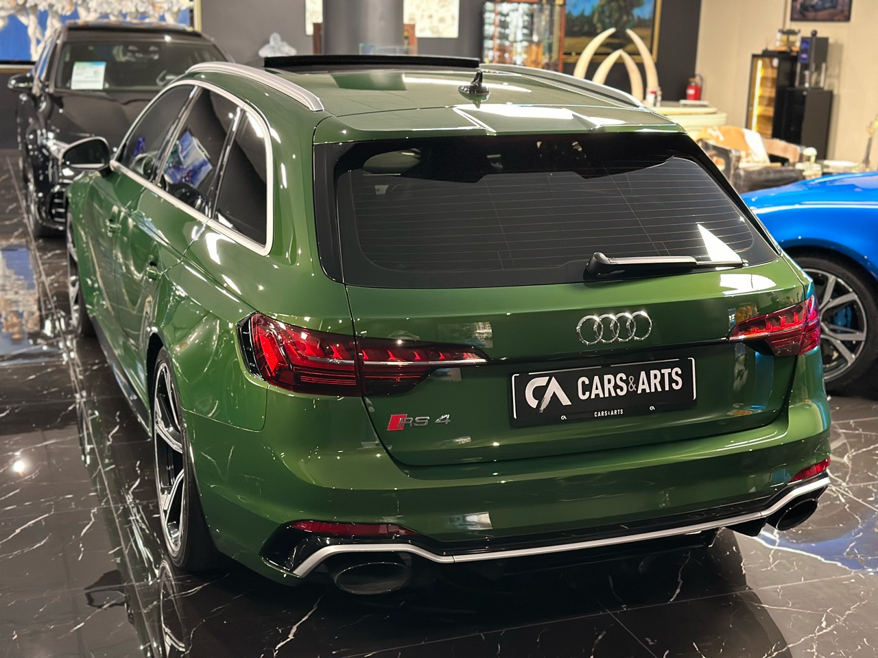 AUDI RS4 Avant quattro tiptronic-image-6