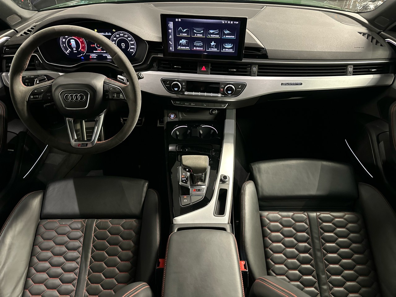 AUDI RS4 Avant quattro tiptronic-image-12