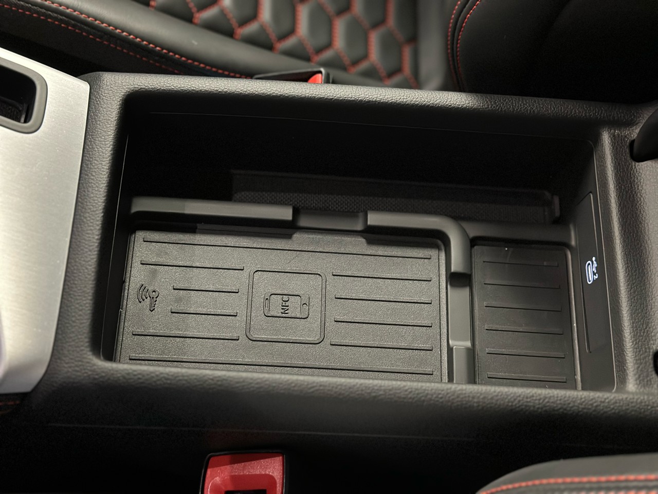 AUDI RS4 Avant quattro tiptronic-image-18