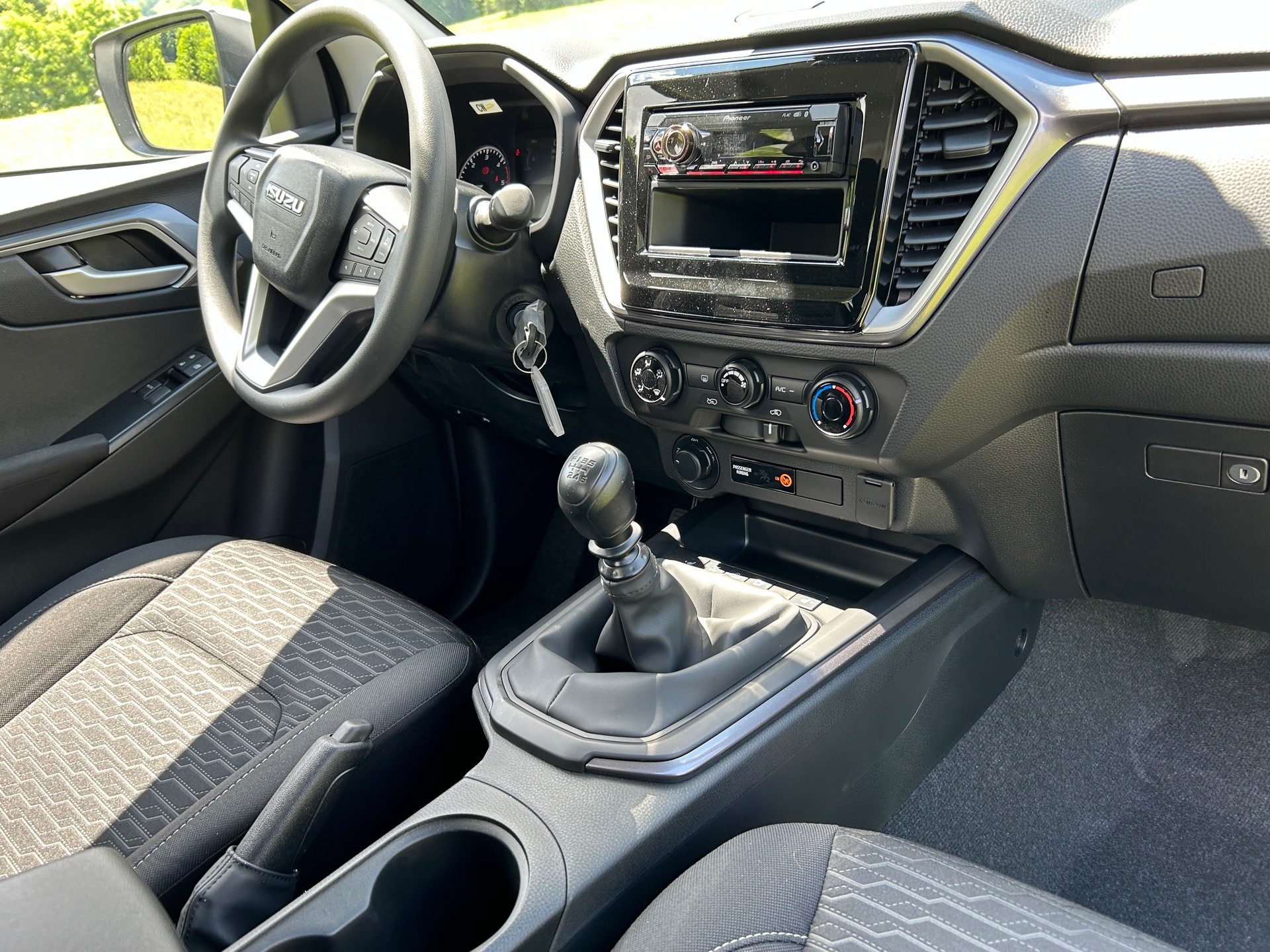 ISUZU D-MAX 1.9 SpaceCab N60BB 4x4-image-10