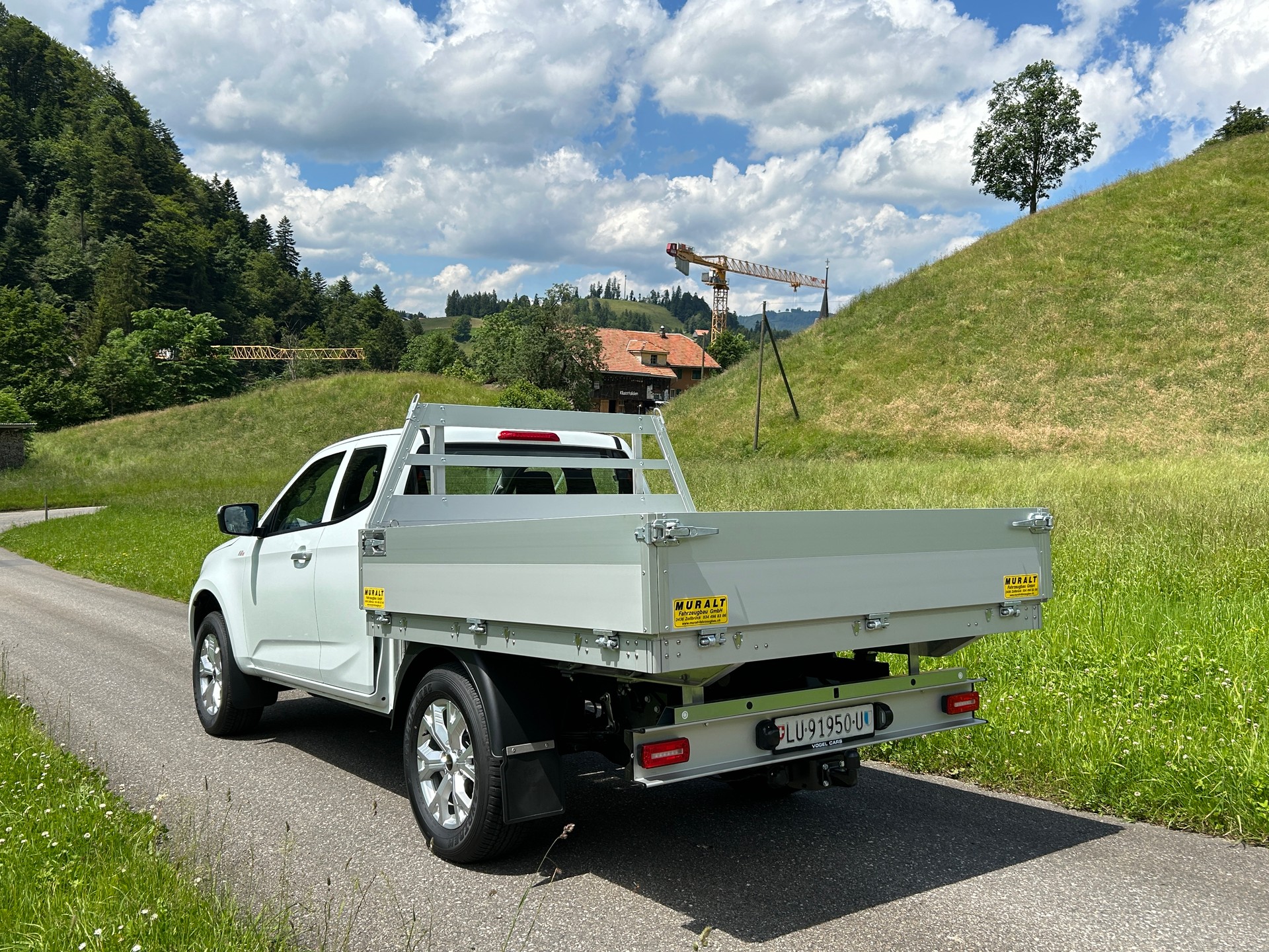 ISUZU D-MAX 1.9 SpaceCab N60BB 4x4-image-1