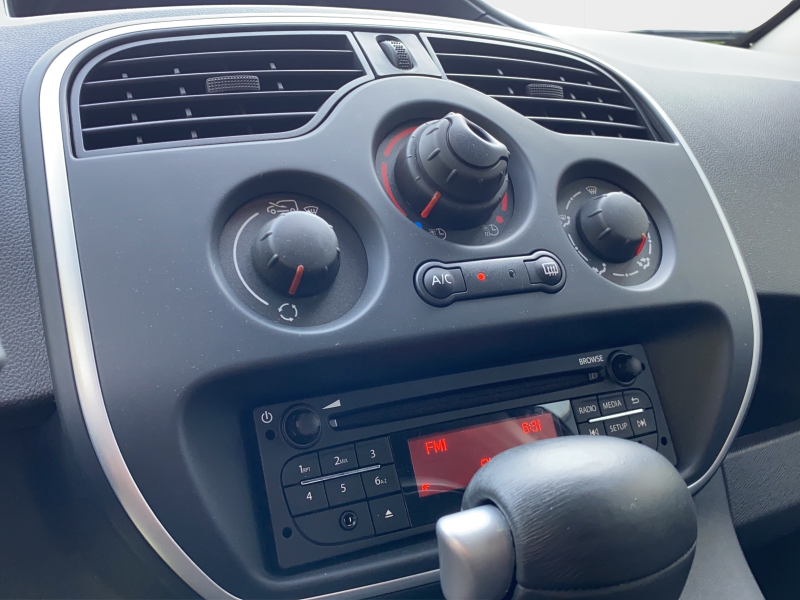 RENAULT Kangoo Z.E. 33 R60 Access-image-21