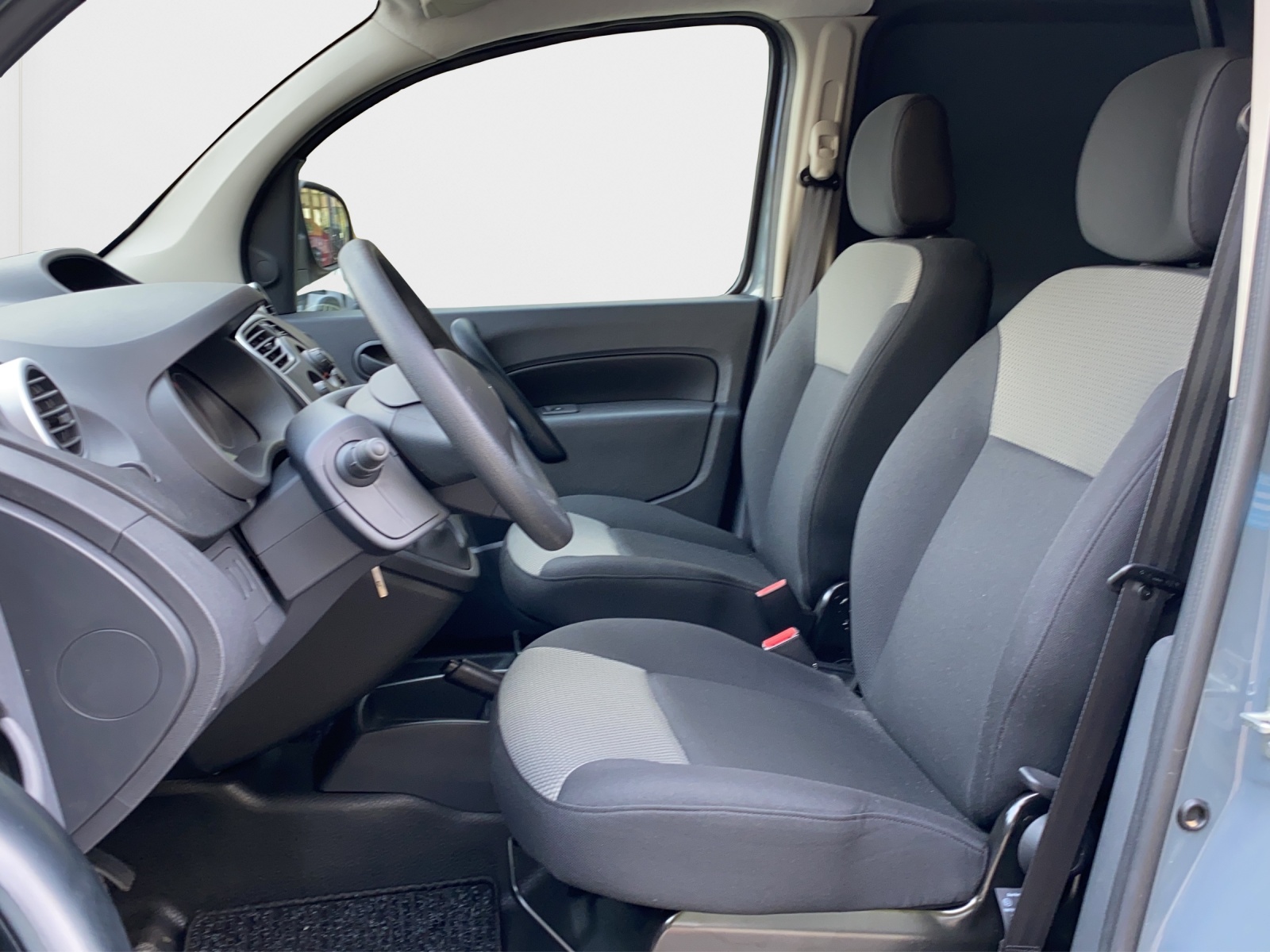 RENAULT Kangoo Z.E. 33 R60 Access-image-13