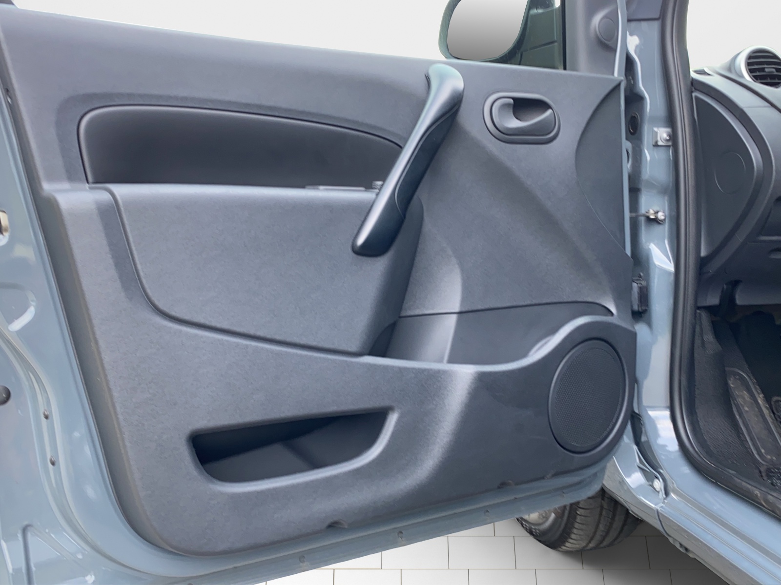RENAULT Kangoo Z.E. 33 R60 Access-image-11