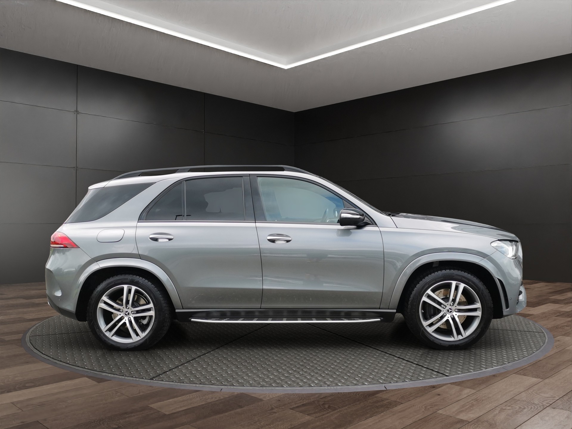 MERCEDES-BENZ GLE 400 d 4Matic AMG Line 9G-Tronic-image-2