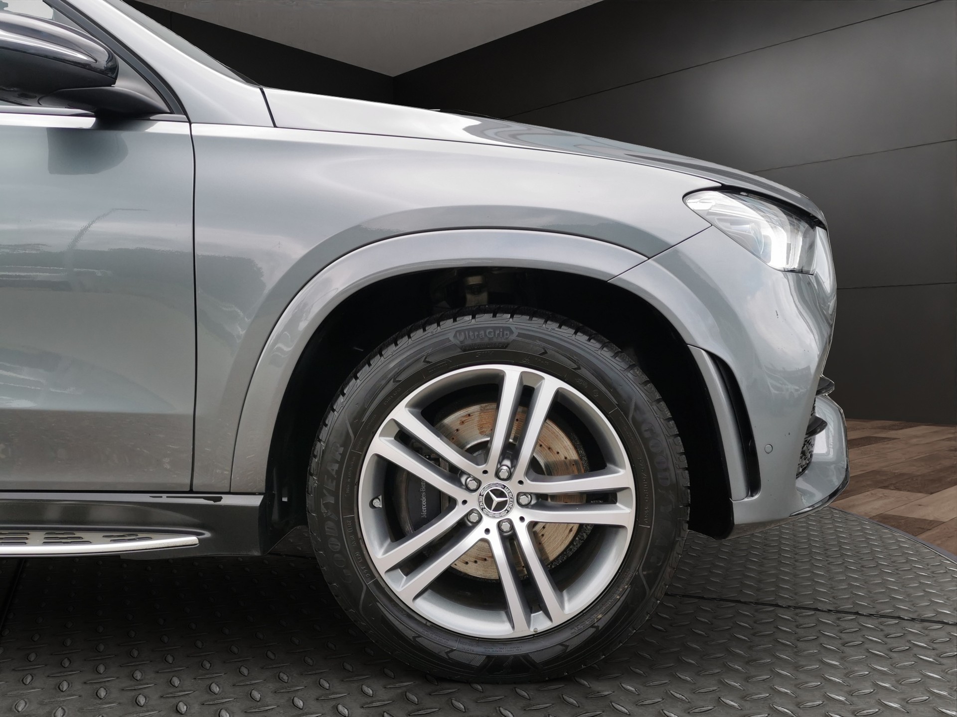 MERCEDES-BENZ GLE 400 d 4Matic AMG Line 9G-Tronic-image-3
