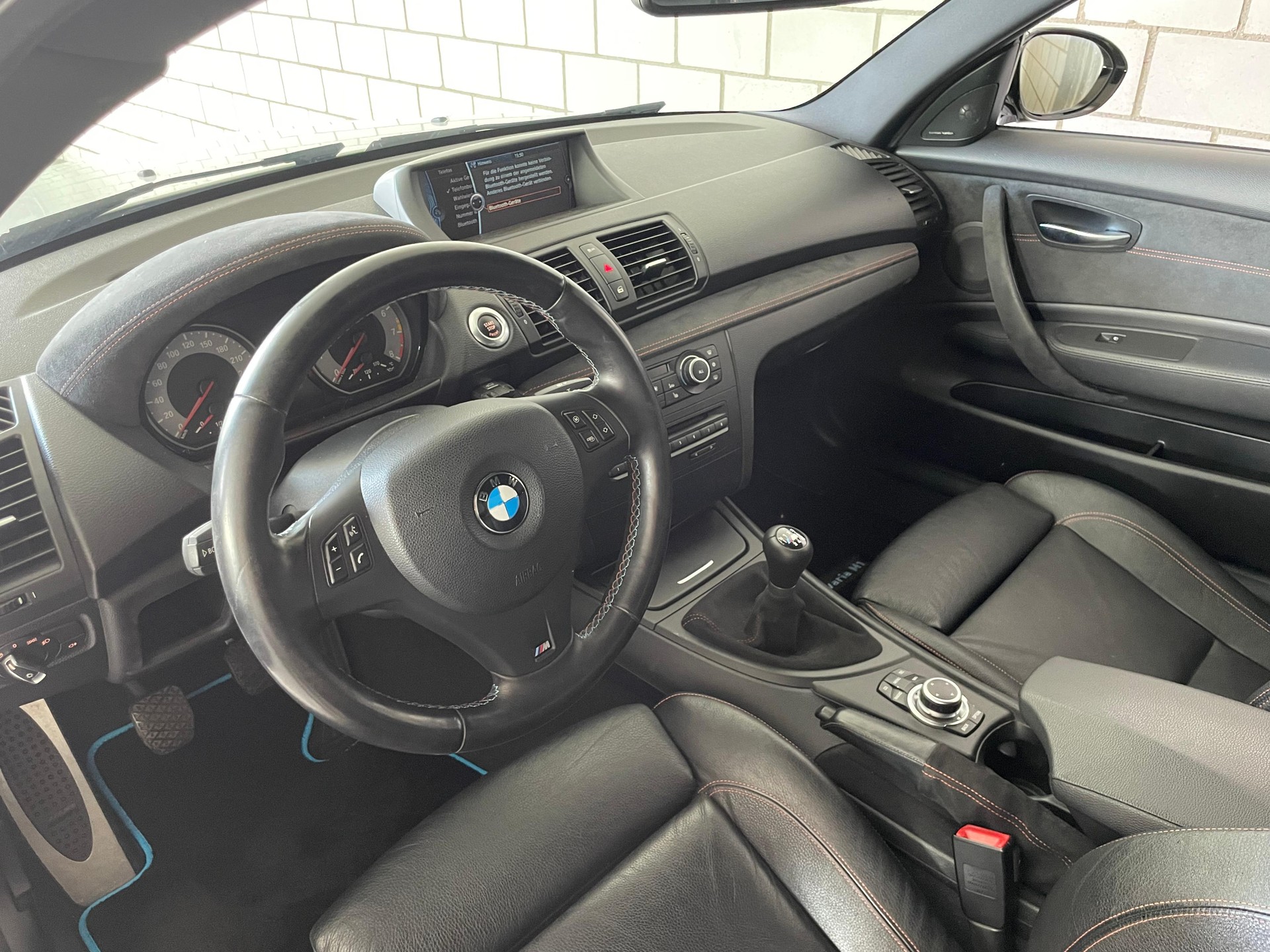 BMW 1er M Coupé-showroom-element-3