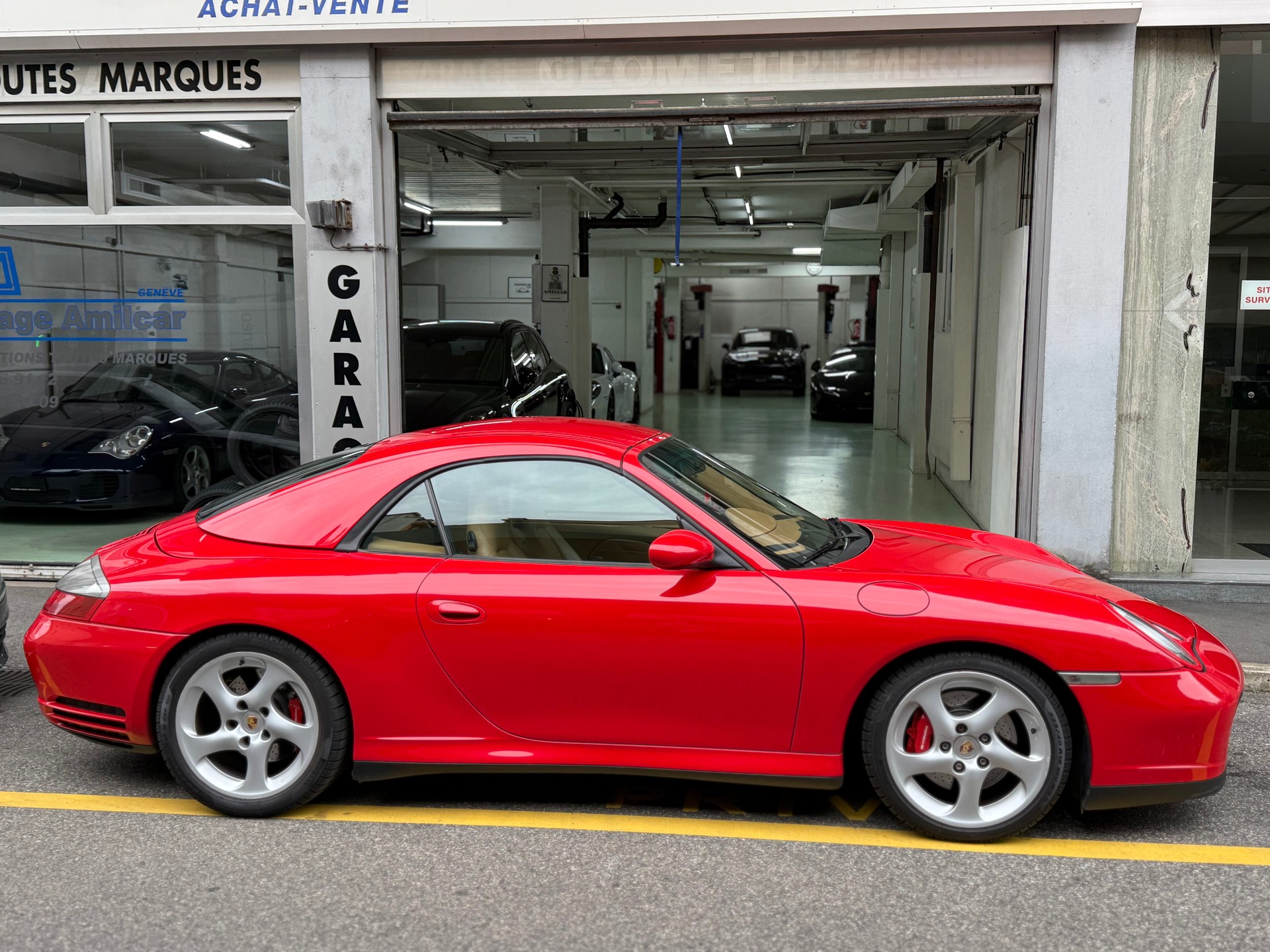 PORSCHE 911 Carrera 4S Cabrio-image-15