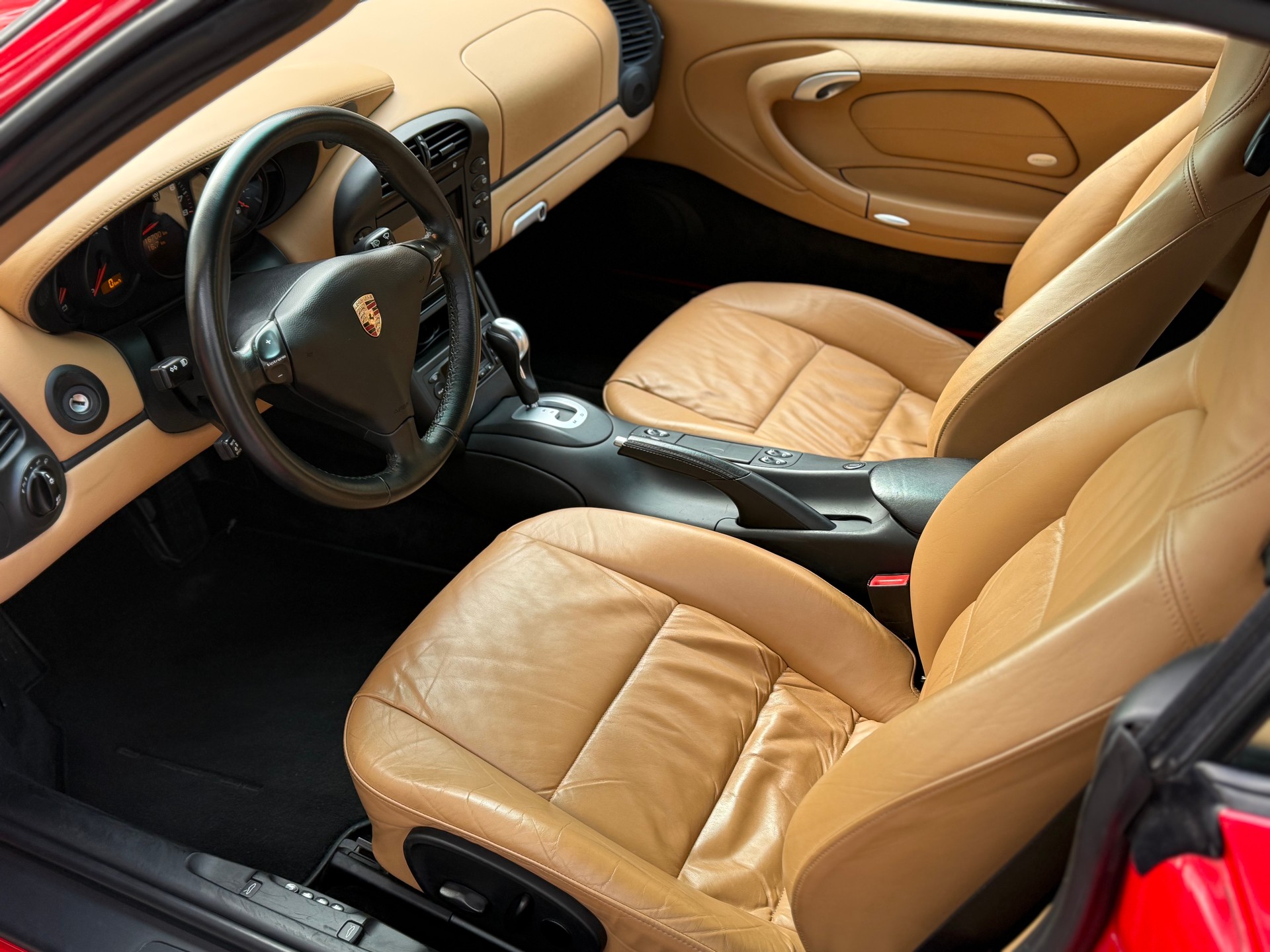 PORSCHE 911 Carrera 4S Cabrio-image-4